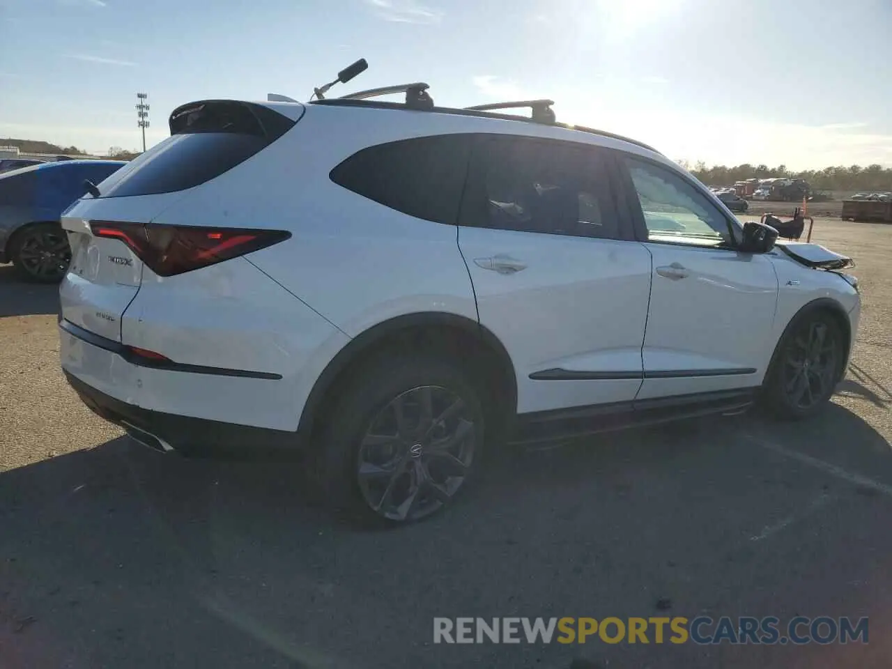 3 Фотография поврежденного автомобиля 5J8YE1H02NL041168 ACURA MDX 2022