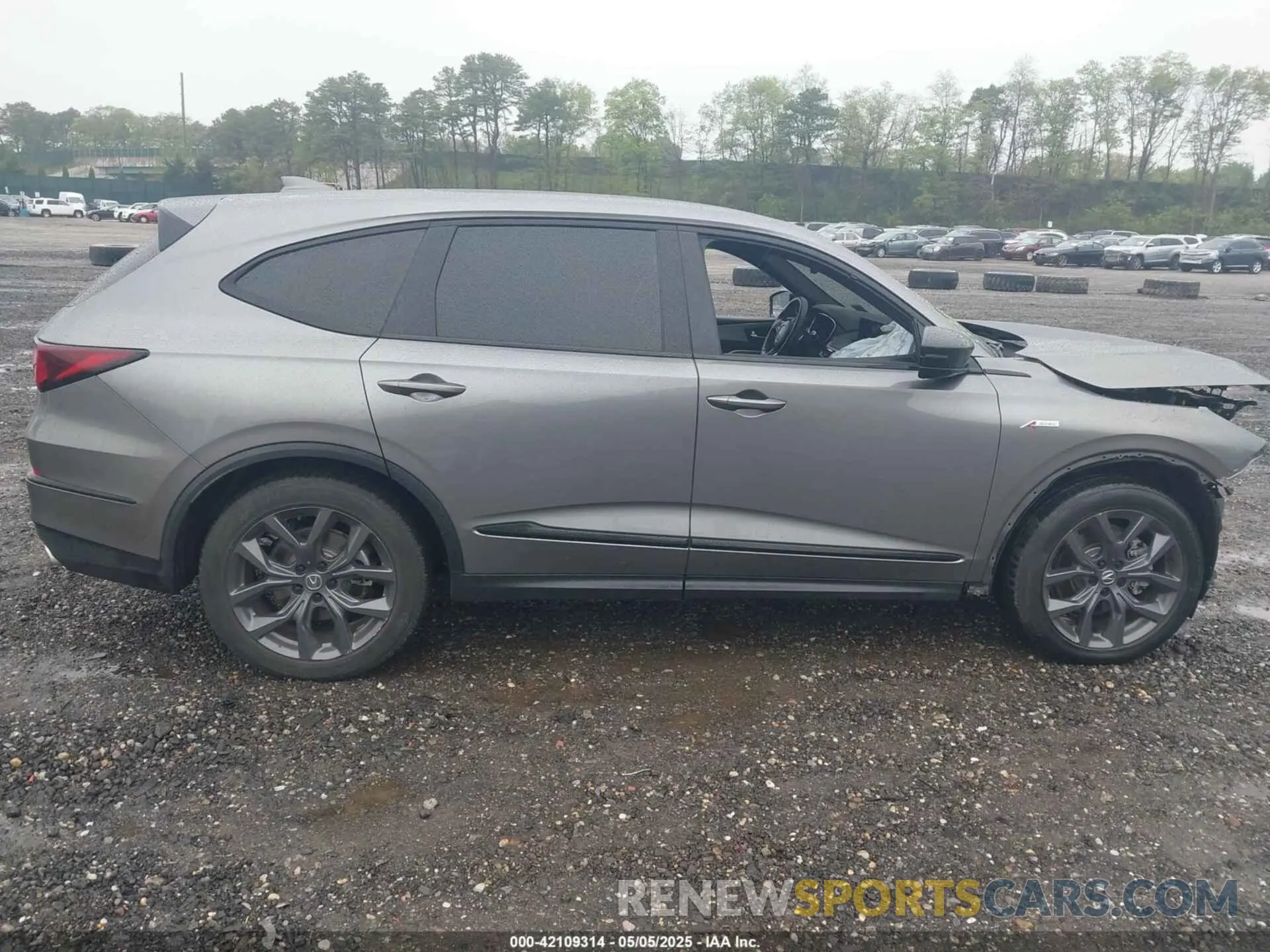 13 Photograph of a damaged car 5J8YE1H03NL027117 ACURA MDX 2022