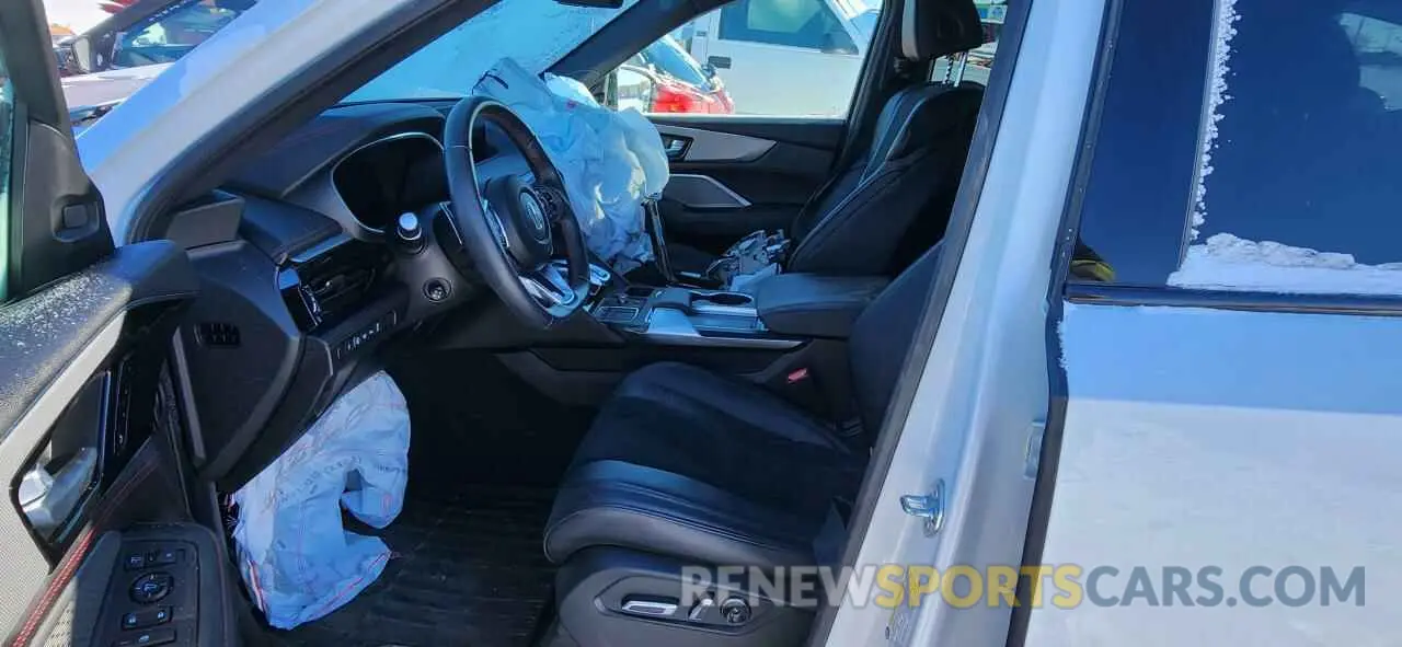 5 Photograph of a damaged car 5J8YE1H09NL803363 ACURA MDX 2022