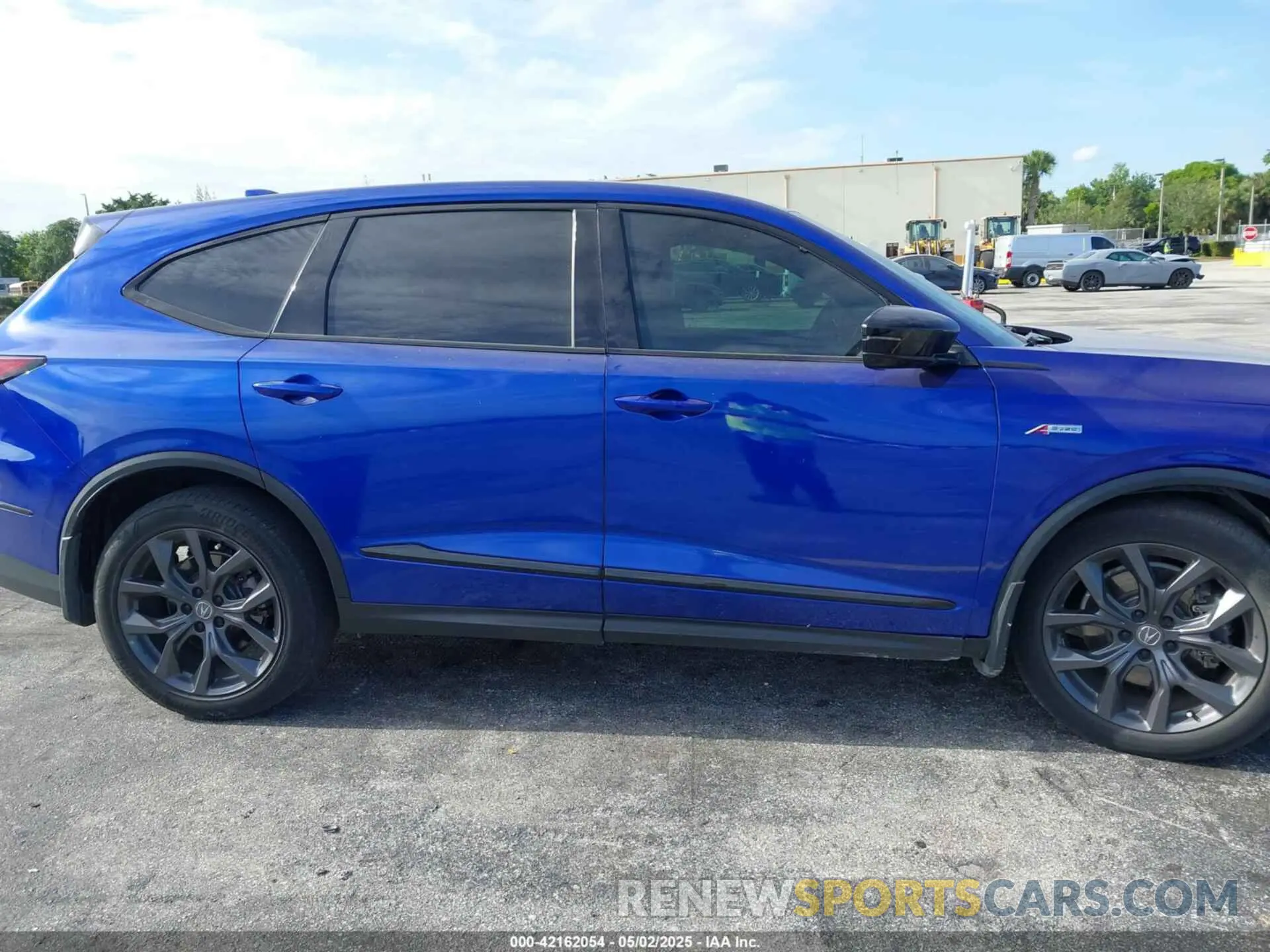 12 Photograph of a damaged car 5J8YE1H0XNL046330 ACURA MDX 2022