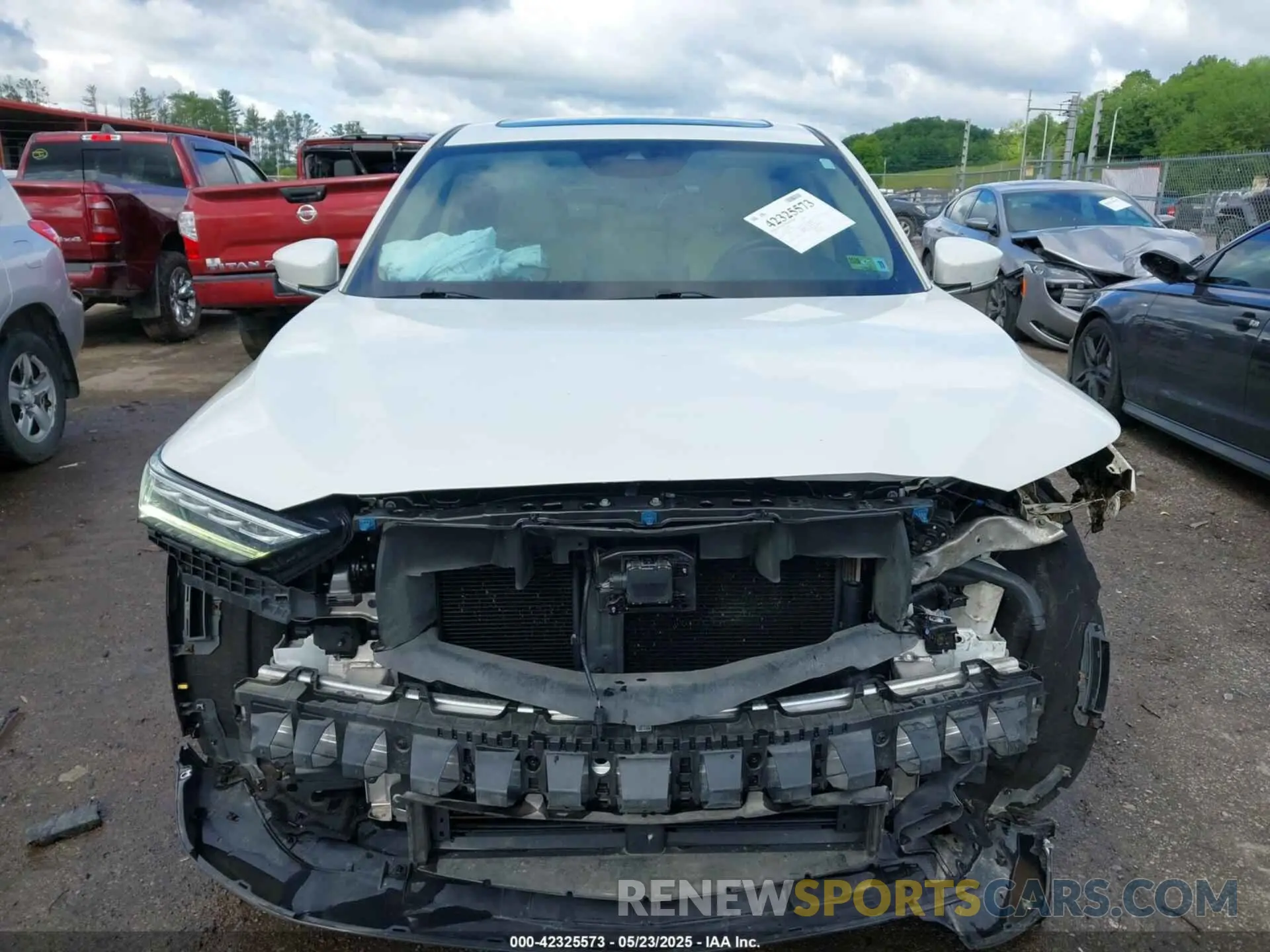 13 Photograph of a damaged car 5J8YE1H37NL015952 ACURA MDX 2022