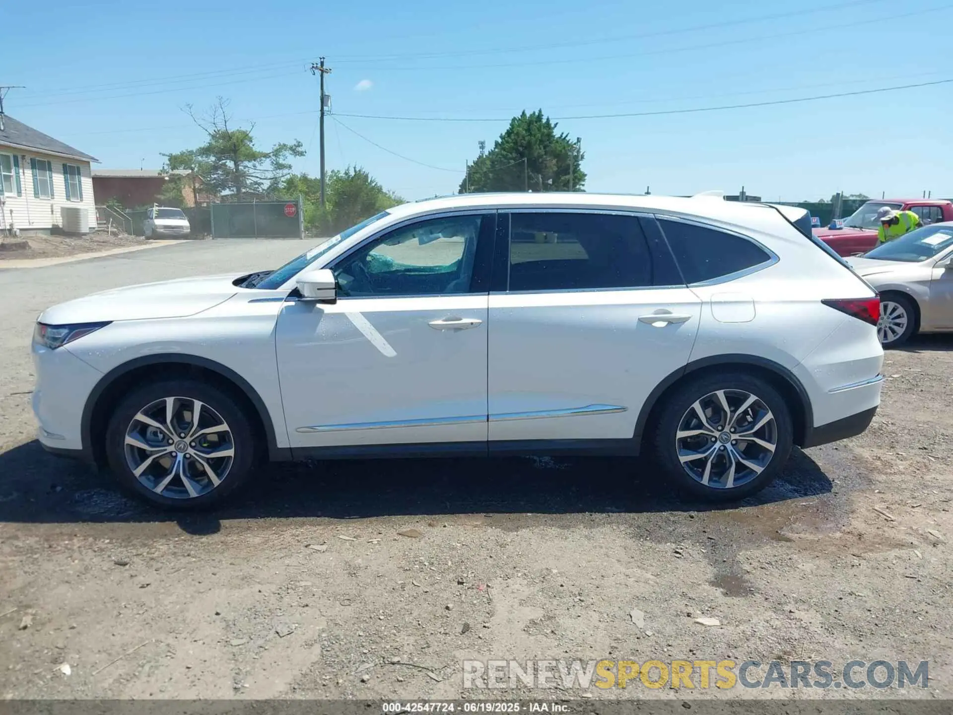 14 Photograph of a damaged car 5J8YE1H44NL035939 ACURA MDX 2022