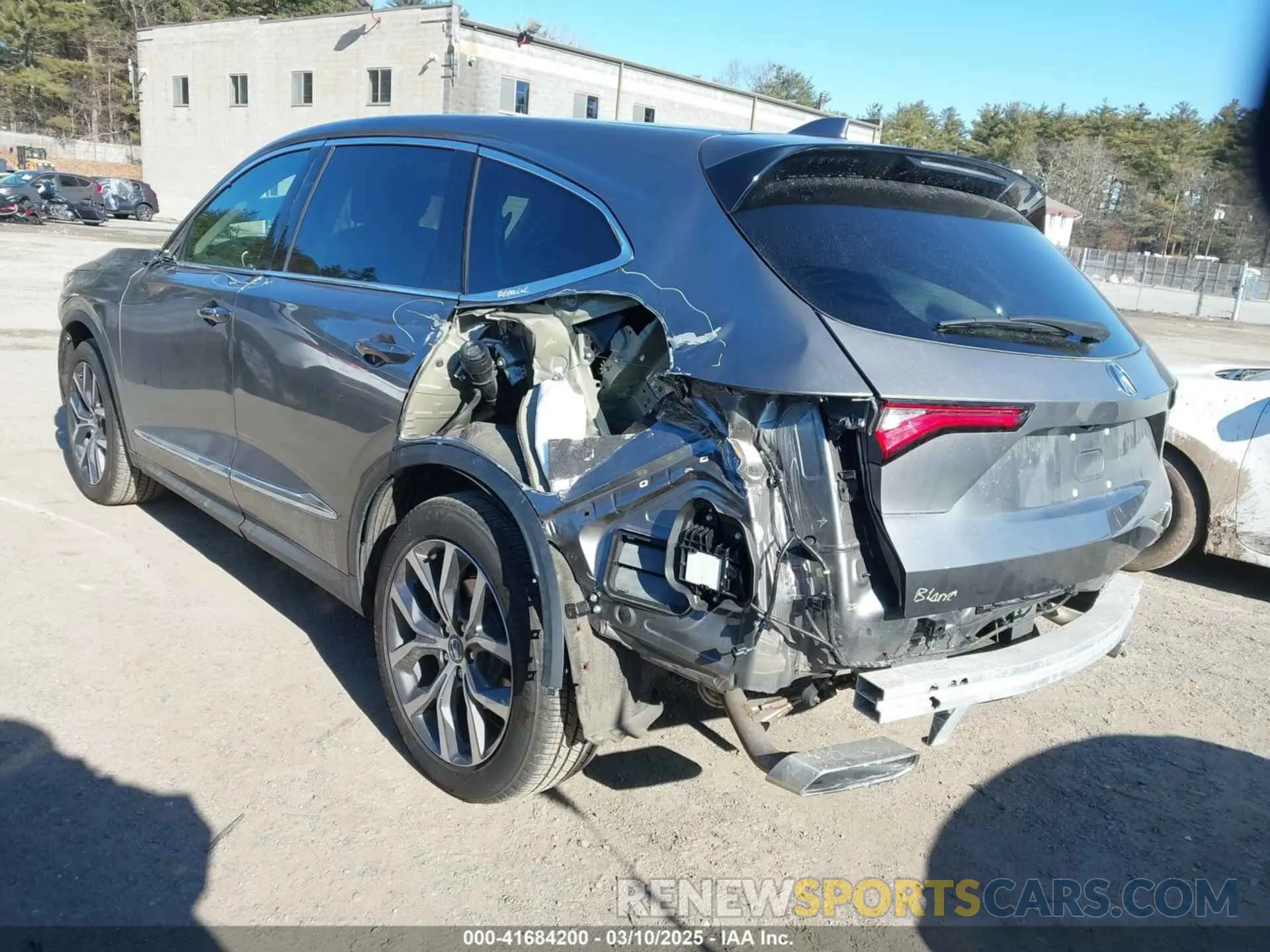 3 Фотография поврежденного автомобиля 5J8YE1H44NL040896 ACURA MDX 2022