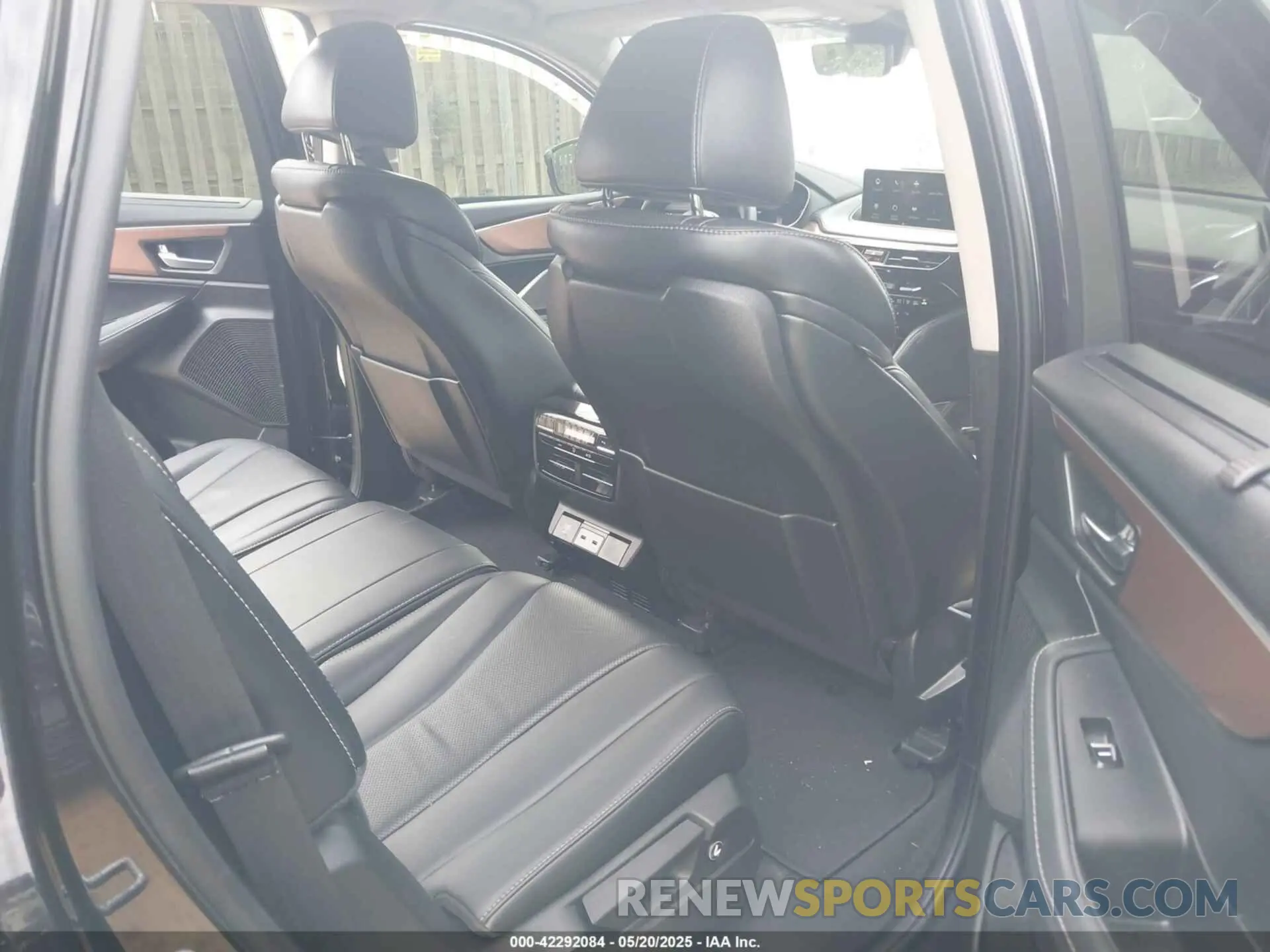 8 Фотография поврежденного автомобиля 5J8YE1H47NL039158 ACURA MDX 2022