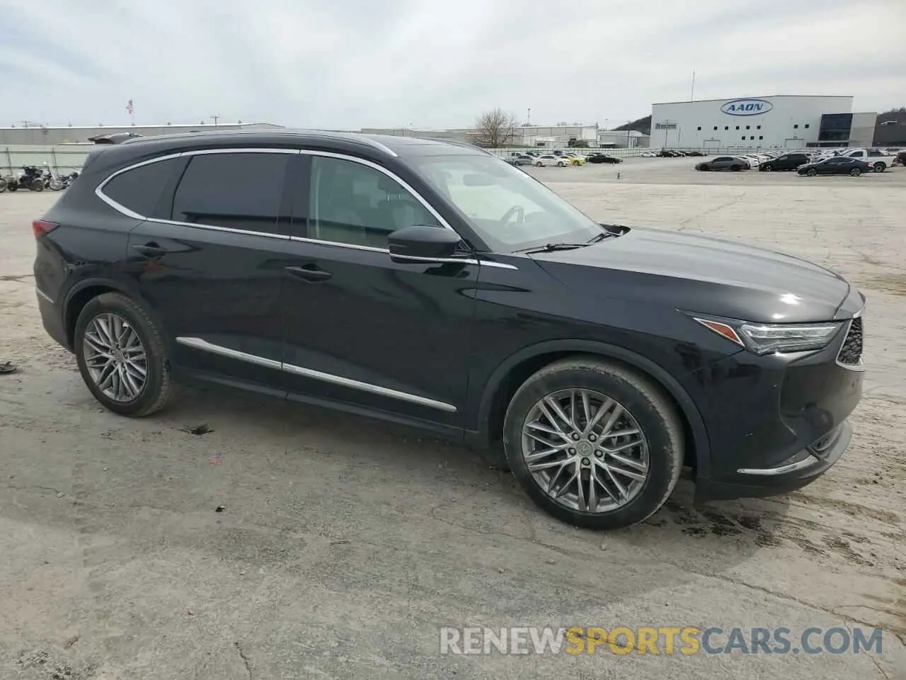 4 Photograph of a damaged car 5J8YE1H84NL017363 ACURA MDX 2022