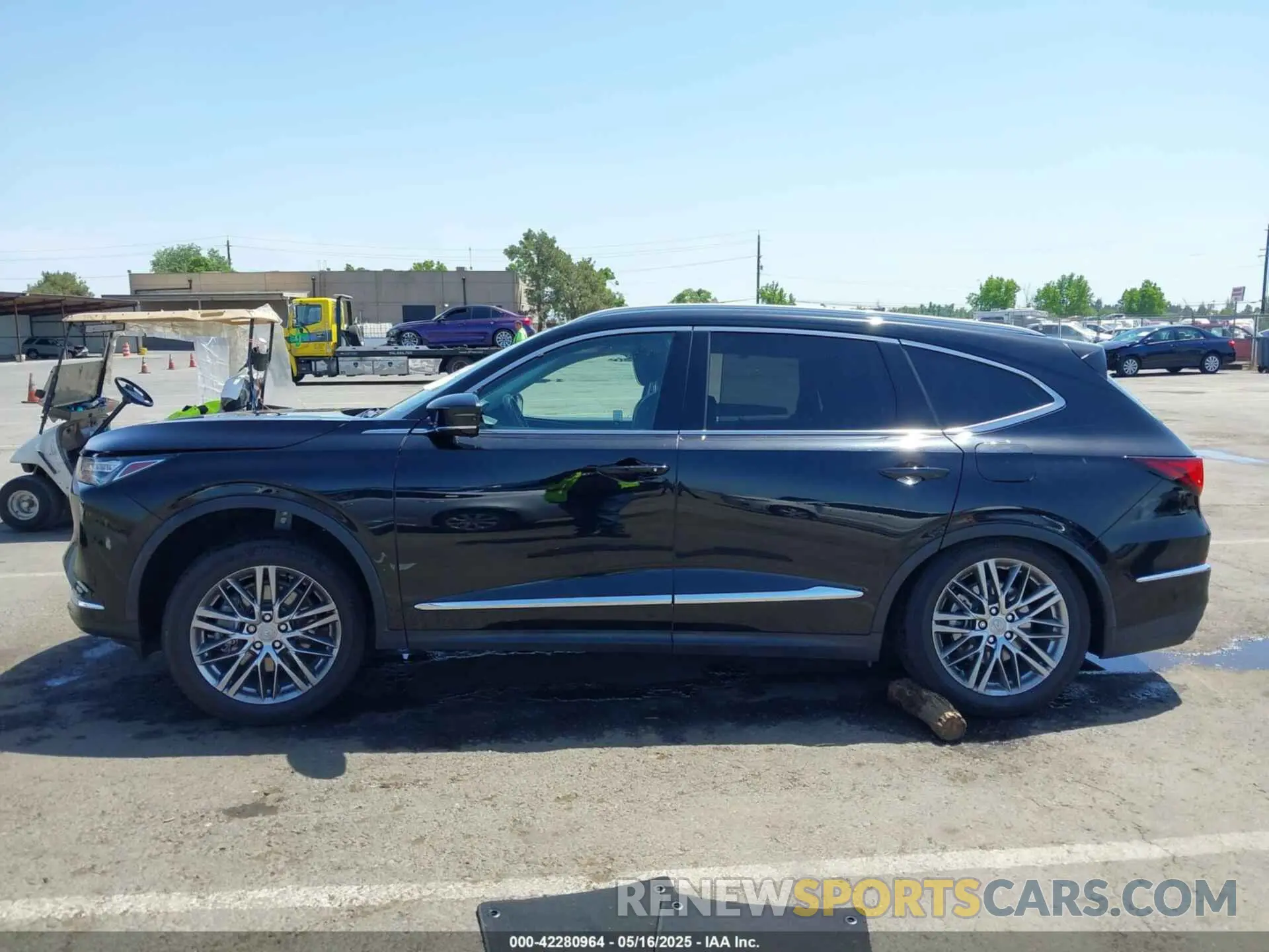 15 Photograph of a damaged car 5J8YE1H85NL008834 ACURA MDX 2022