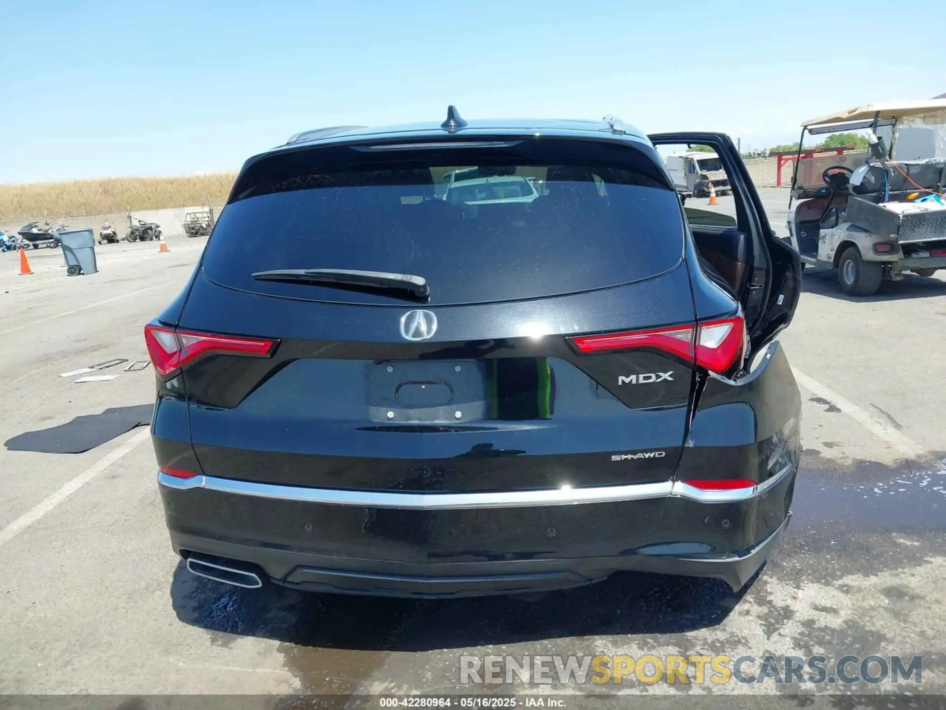 17 Photograph of a damaged car 5J8YE1H85NL008834 ACURA MDX 2022