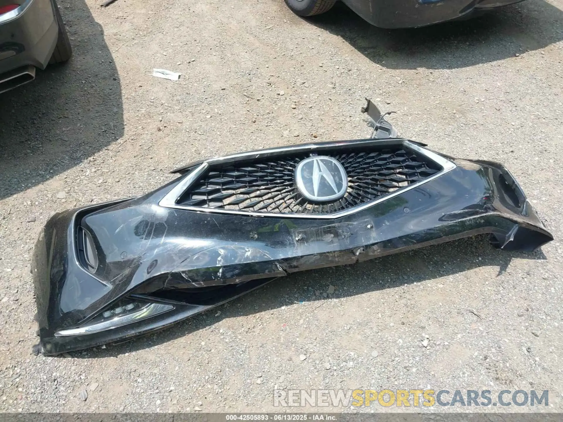 11 Photograph of a damaged car 5J8YE1H86NL035721 ACURA MDX 2022