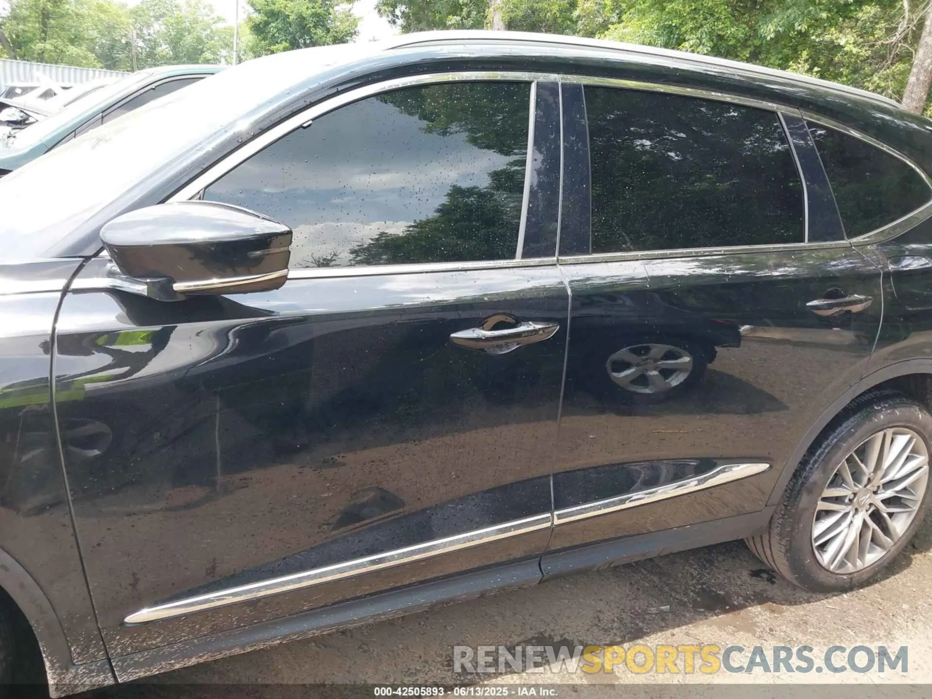 14 Photograph of a damaged car 5J8YE1H86NL035721 ACURA MDX 2022