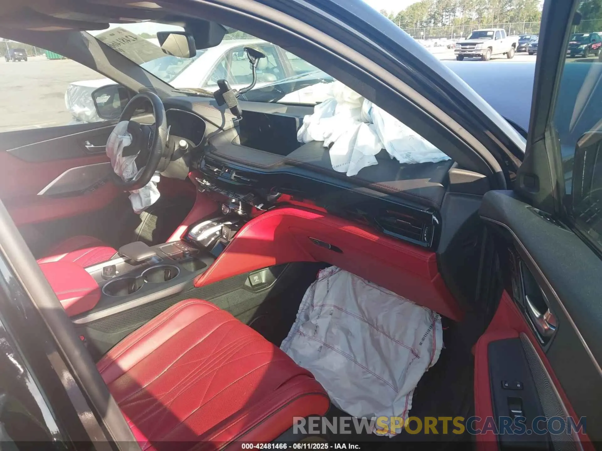 5 Photograph of a damaged car 5J8YD8H82PL003847 ACURA MDX 2023