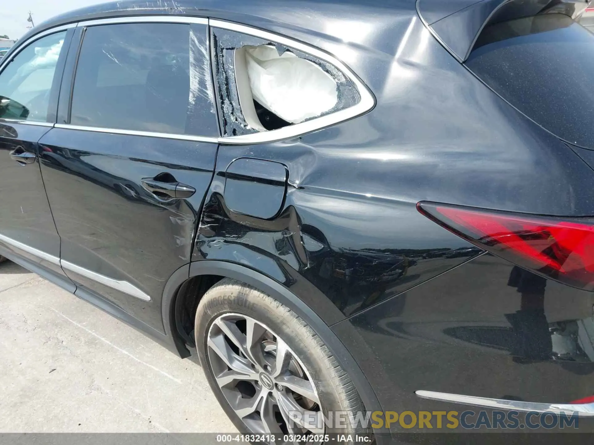 6 Photograph of a damaged car 5J8YD9H42PL003124 ACURA MDX 2023