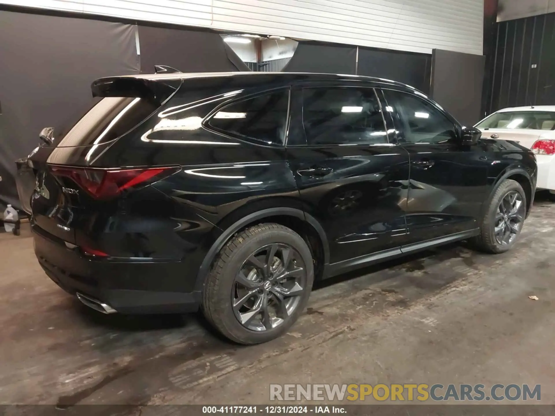 4 Photograph of a damaged car 5J8YE1H07PL020271 ACURA MDX 2023