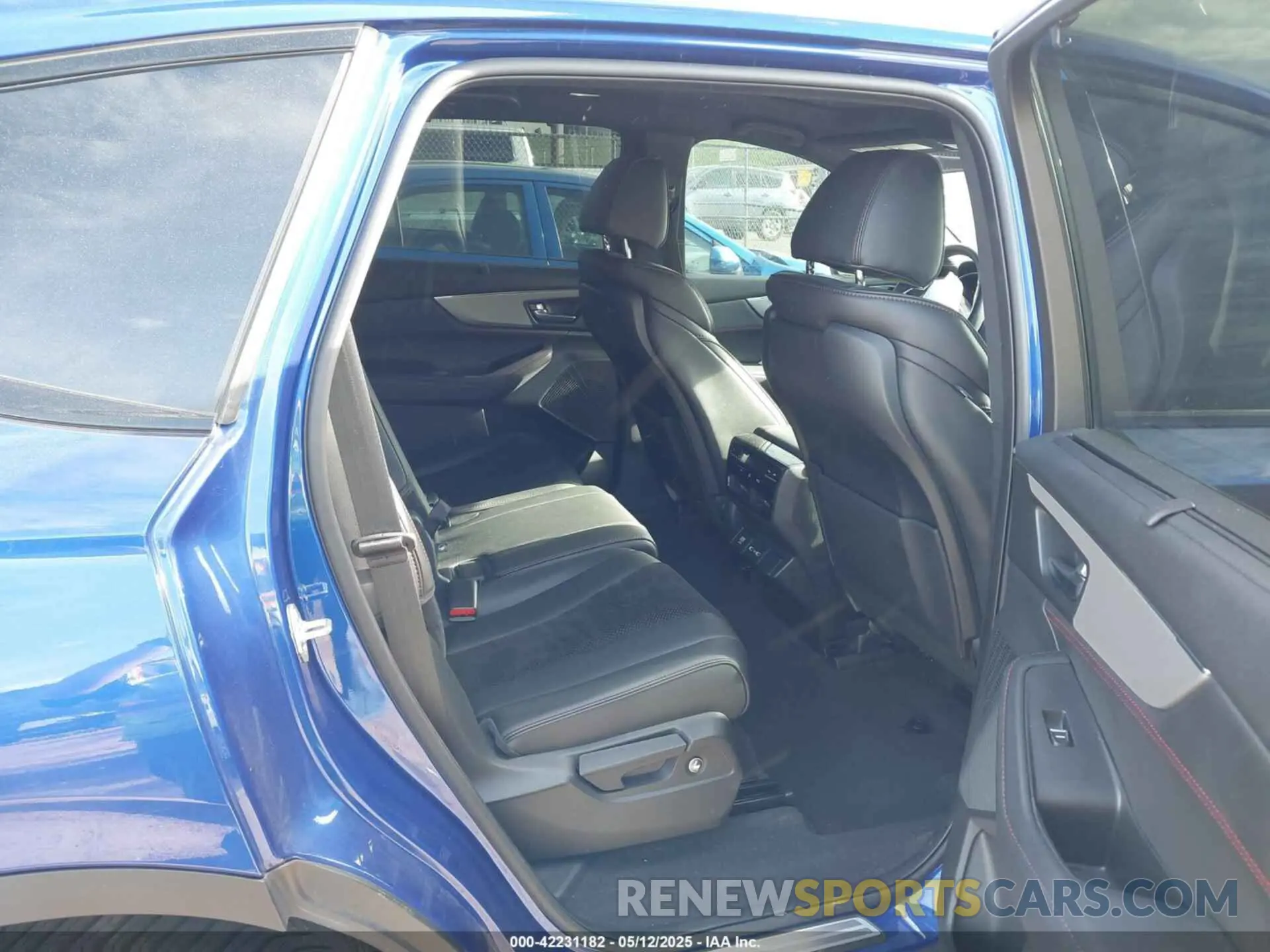 8 Photograph of a damaged car 5J8YE1H0XPL017980 ACURA MDX 2023