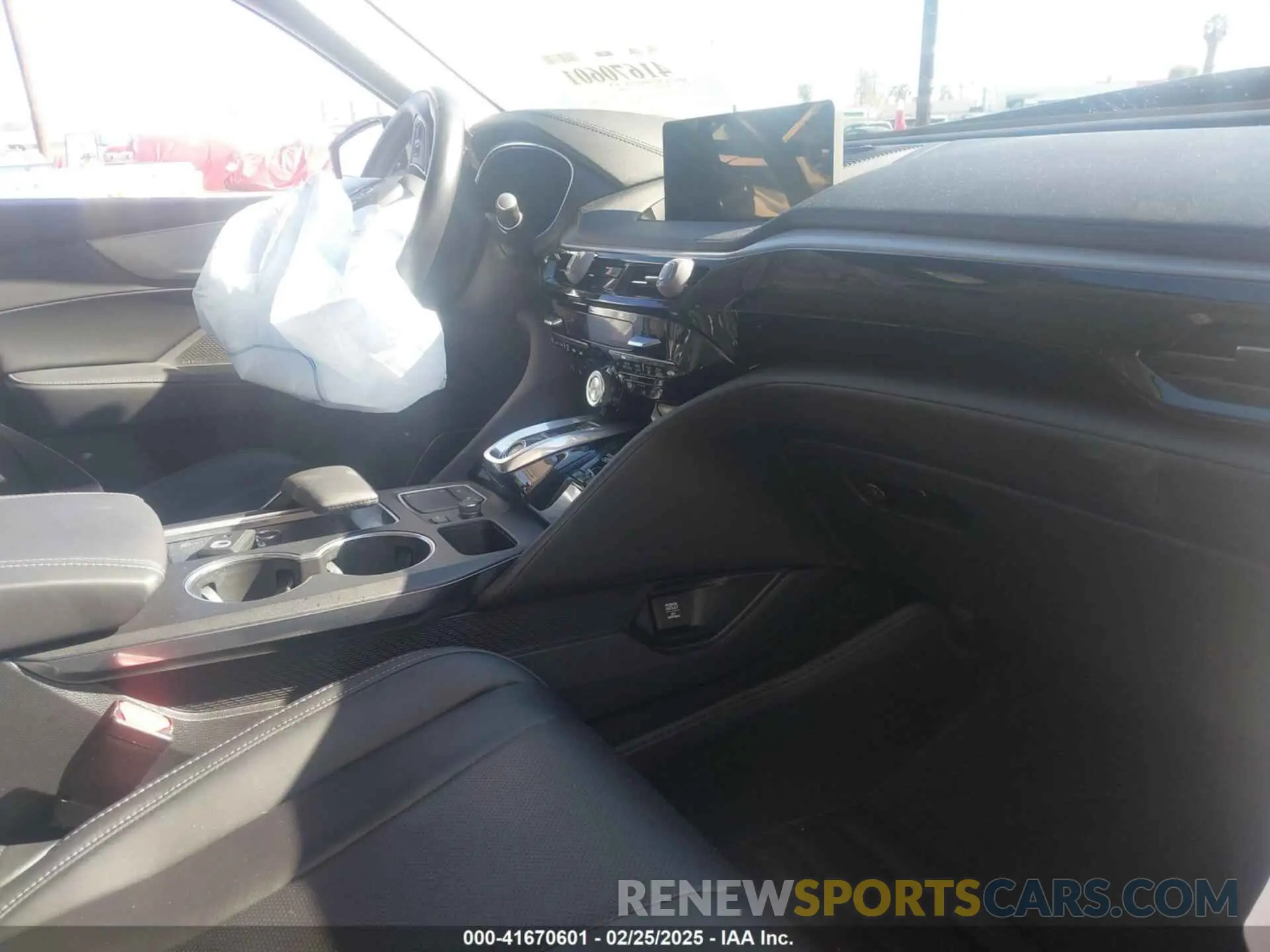 5 Photograph of a damaged car 5J8YE1H43PL012591 ACURA MDX 2023