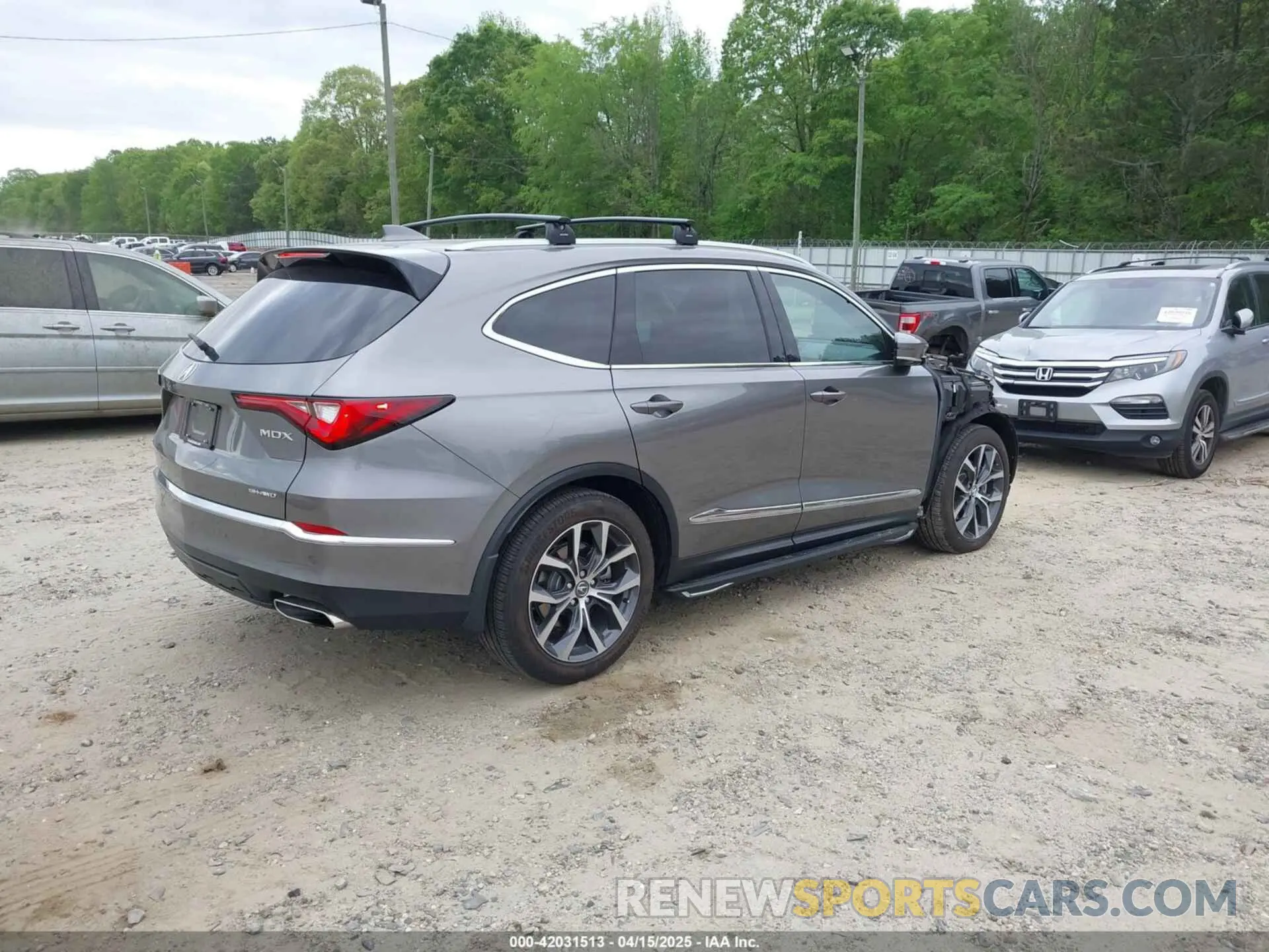 4 Photograph of a damaged car 5J8YE1H46PL039316 ACURA MDX 2023