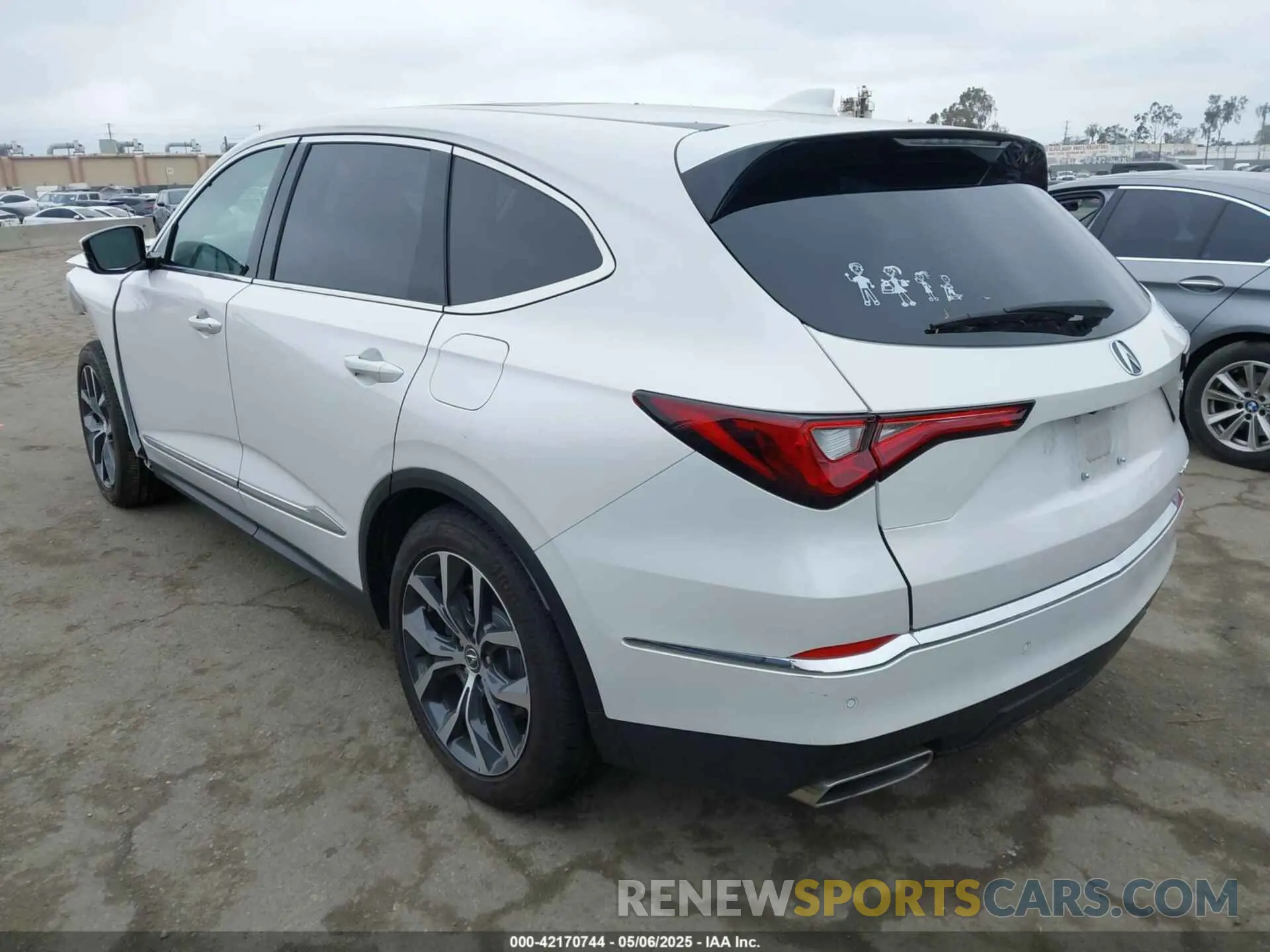 3 Фотография поврежденного автомобиля 5J8YE1H4XPL038945 ACURA MDX 2023