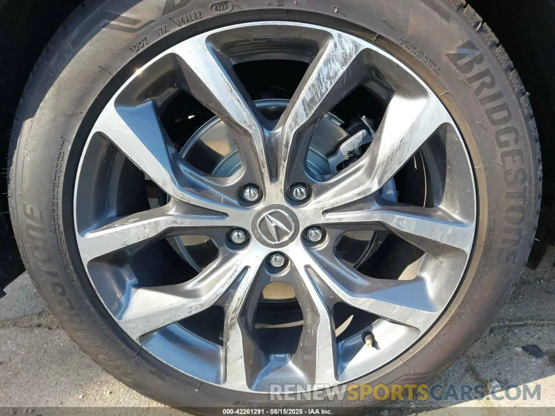 19 Photograph of a damaged car 5J8YD9H42RL005765 ACURA MDX 2024