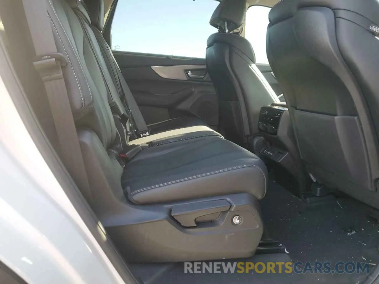 11 Photograph of a damaged car 5J8YD9H48RL004183 ACURA MDX 2024