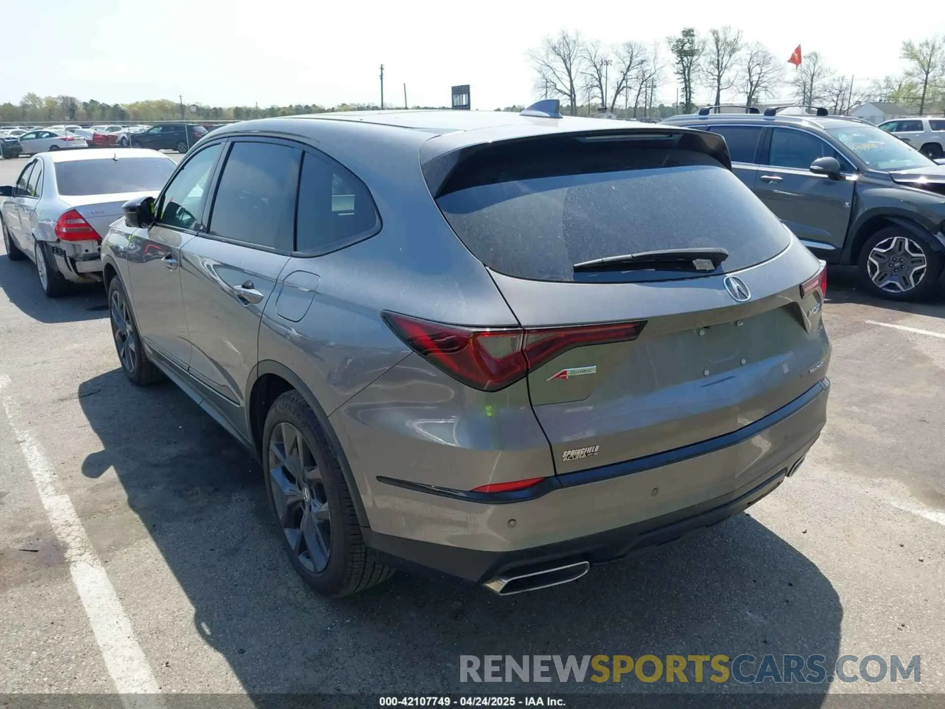 3 Фотография поврежденного автомобиля 5J8YE1H03RL020657 ACURA MDX 2024