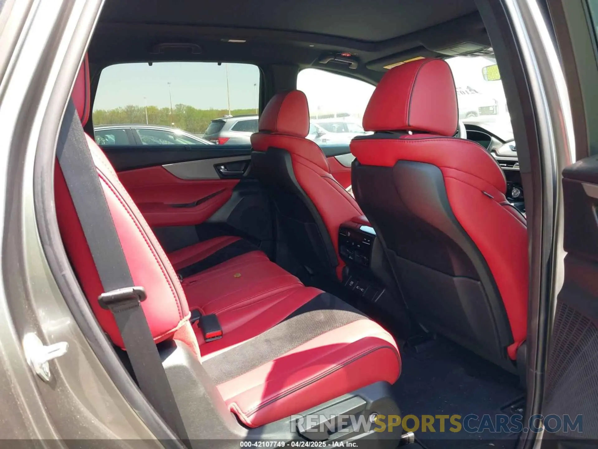 8 Фотография поврежденного автомобиля 5J8YE1H03RL020657 ACURA MDX 2024