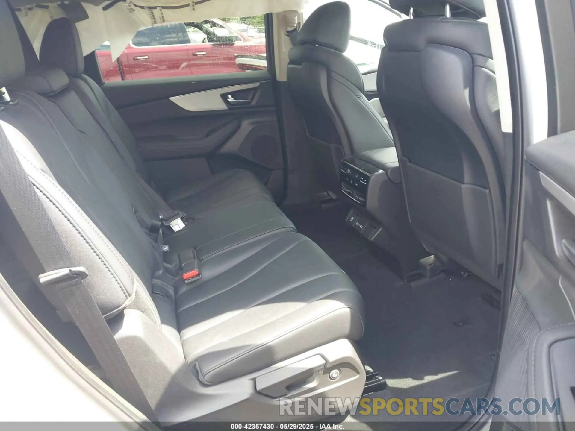 8 Фотография поврежденного автомобиля 5J8YE1H34RL032794 ACURA MDX 2024
