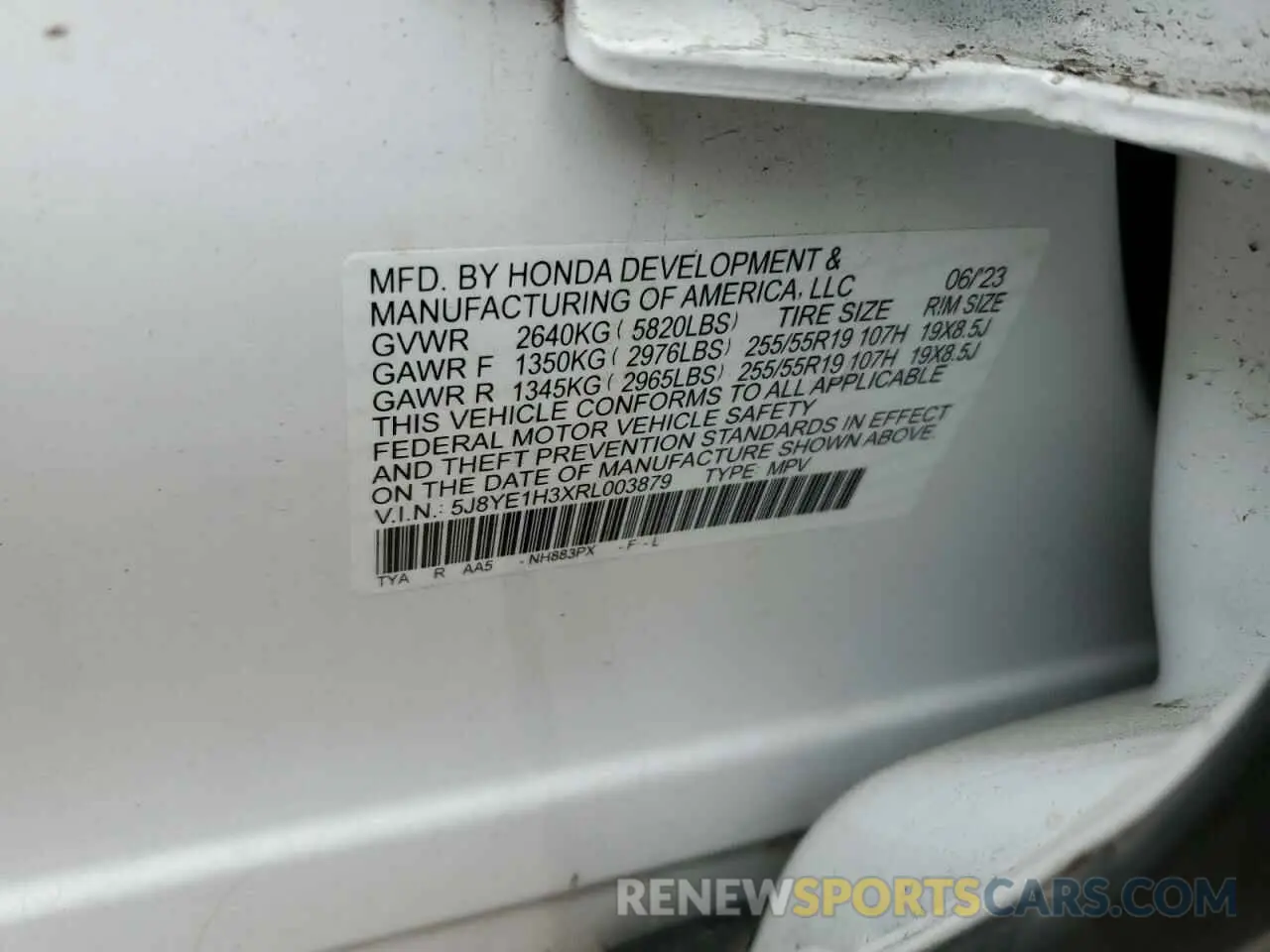 15 Photograph of a damaged car 5J8YE1H3XRL003879 ACURA MDX 2024