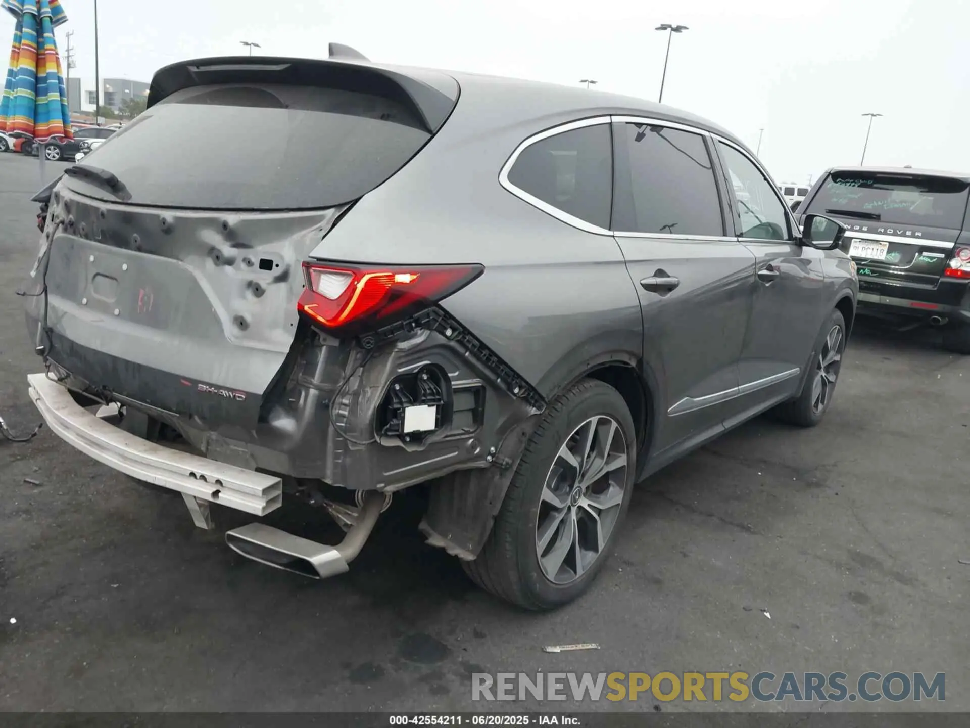 4 Photograph of a damaged car 5J8YE1H42RL007580 ACURA MDX 2024