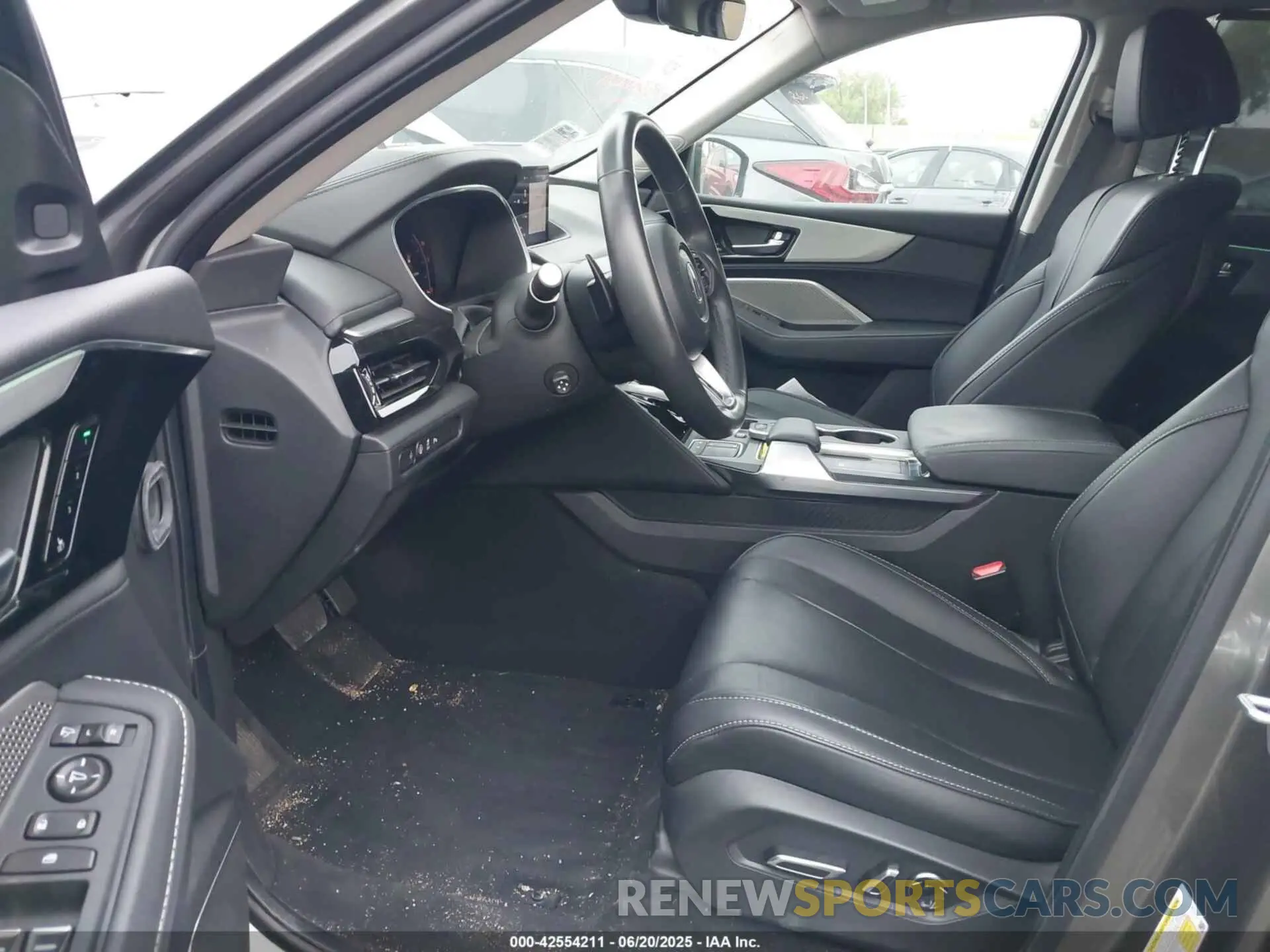 5 Photograph of a damaged car 5J8YE1H42RL007580 ACURA MDX 2024