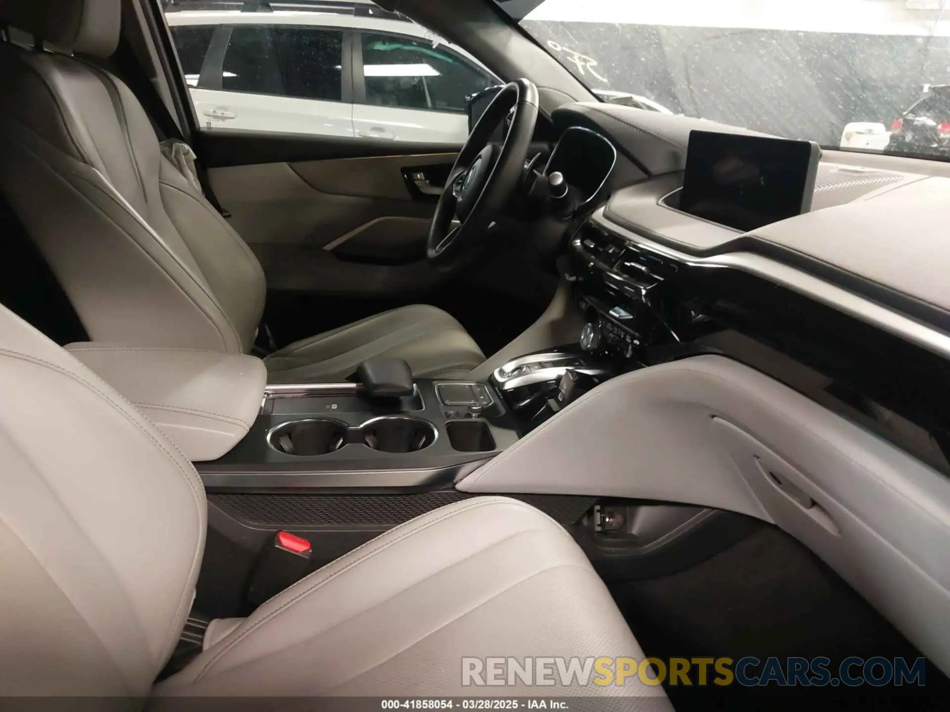 5 Photograph of a damaged car 5J8YE1H44RL033565 ACURA MDX 2024