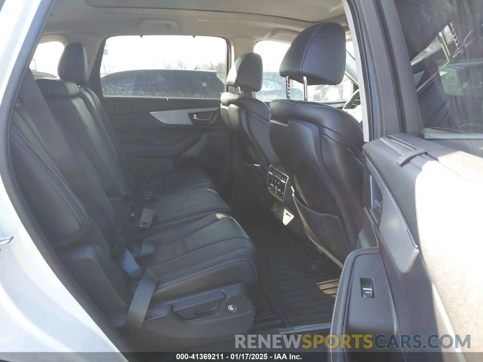 8 Фотография поврежденного автомобиля 5J8YE1H48RL003453 ACURA MDX 2024