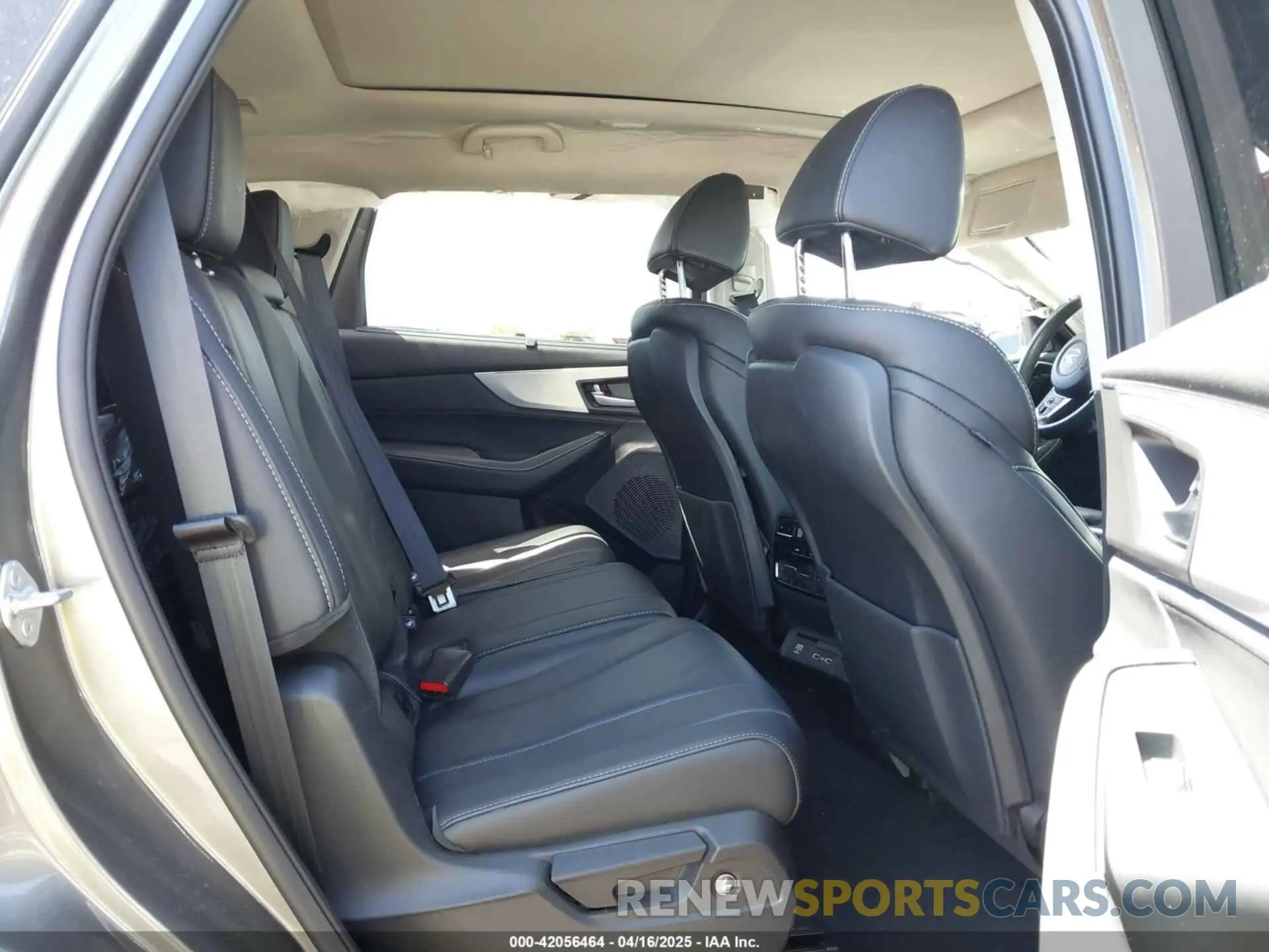 8 Фотография поврежденного автомобиля 5J8YE1H48RL007423 ACURA MDX 2024