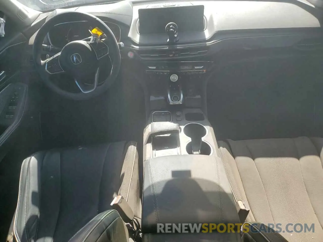 8 Photograph of a damaged car 5J8YE1H8XRL028499 ACURA MDX 2024