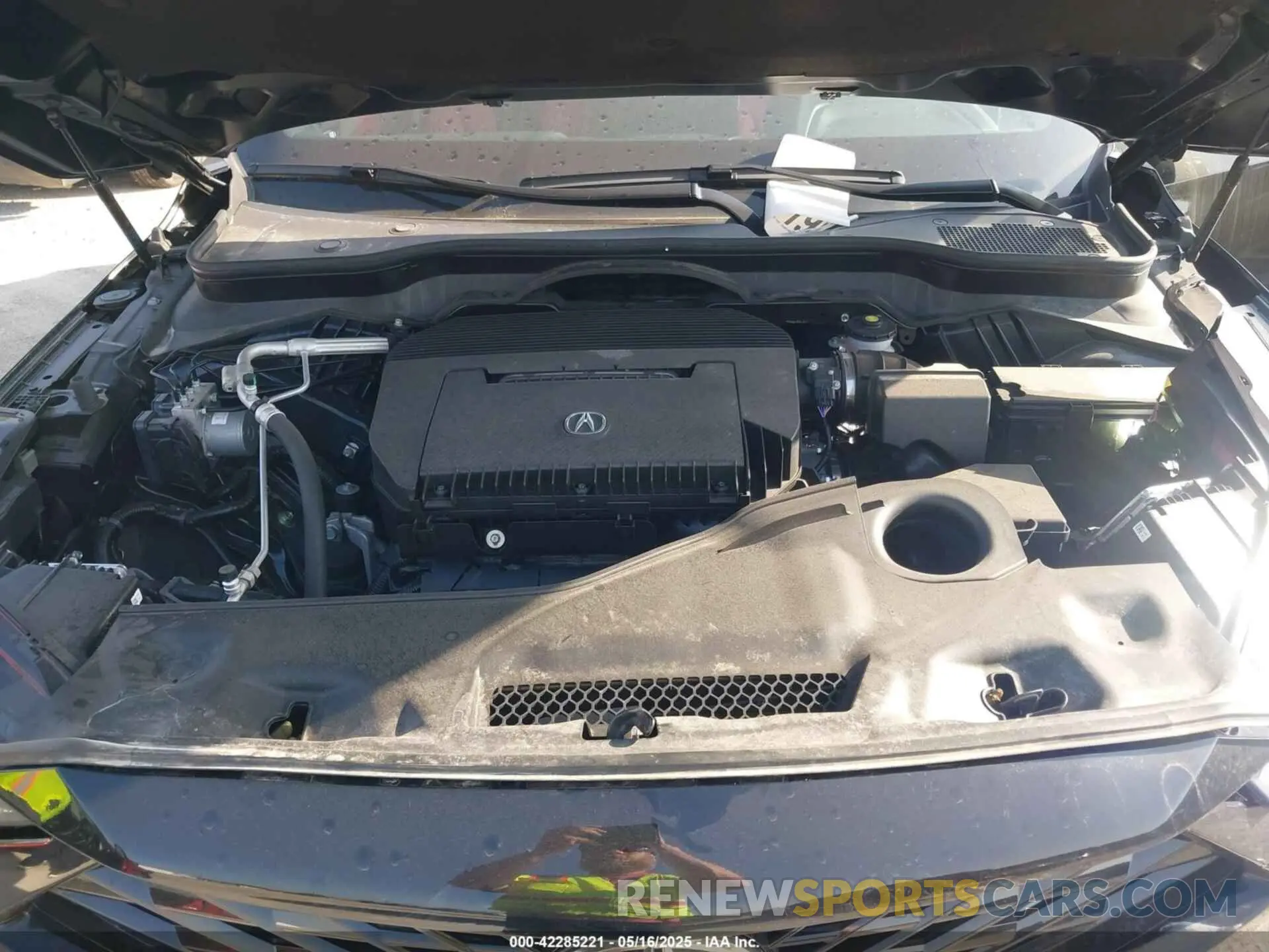 10 Photograph of a damaged car 5J8YE1H00SL001697 ACURA MDX 2025