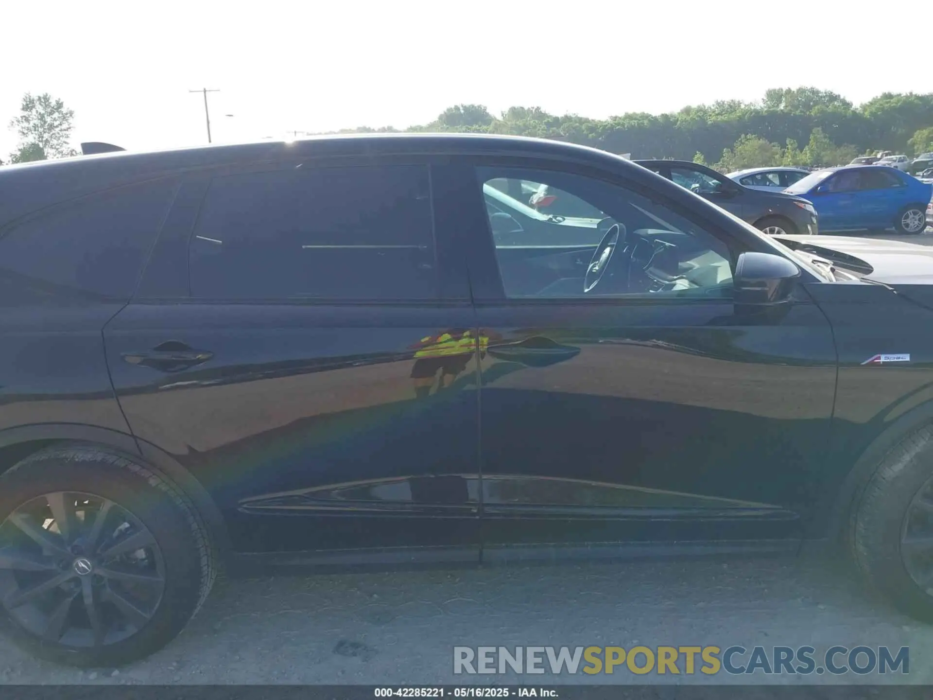 14 Photograph of a damaged car 5J8YE1H00SL001697 ACURA MDX 2025