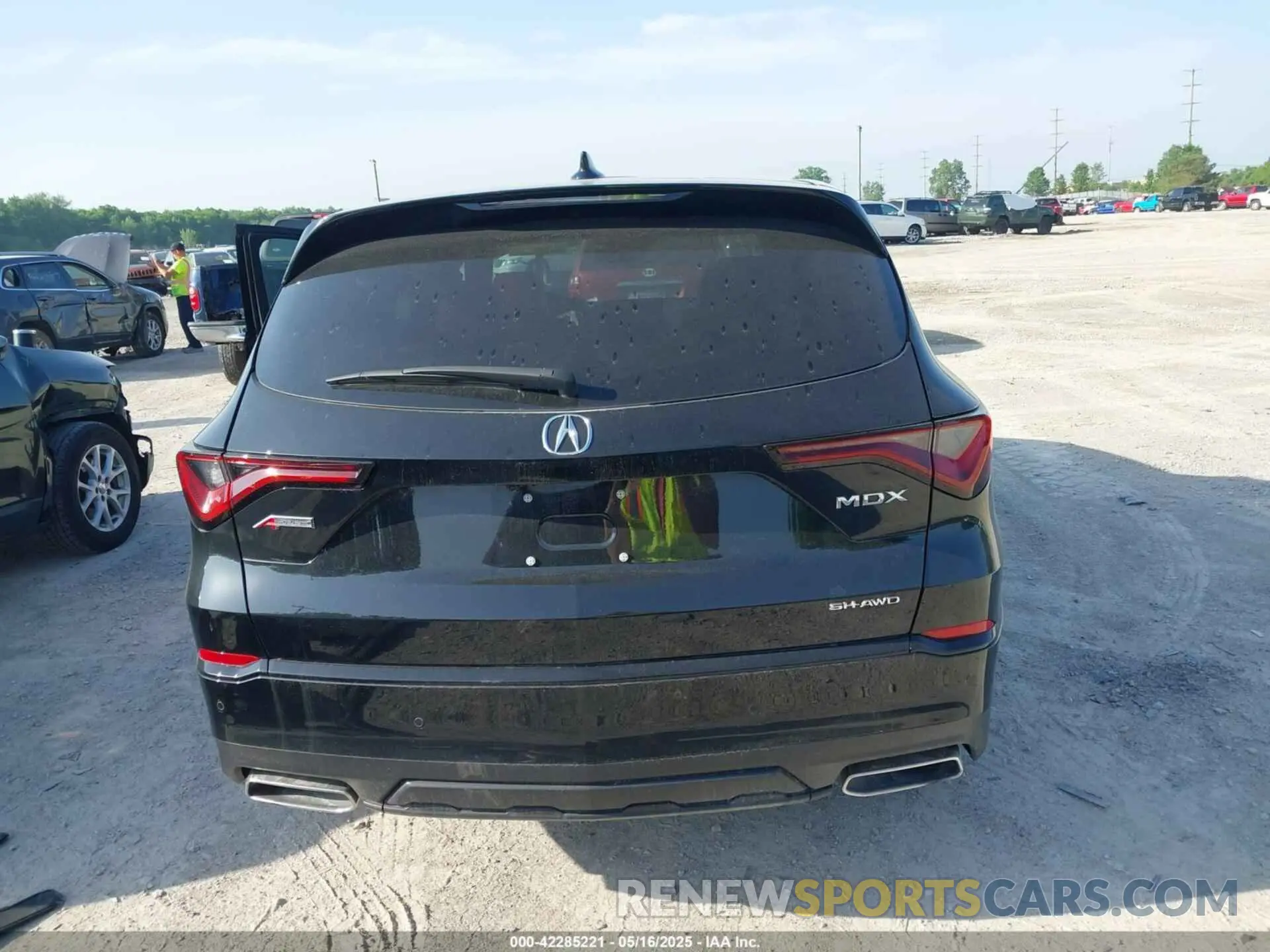 17 Photograph of a damaged car 5J8YE1H00SL001697 ACURA MDX 2025