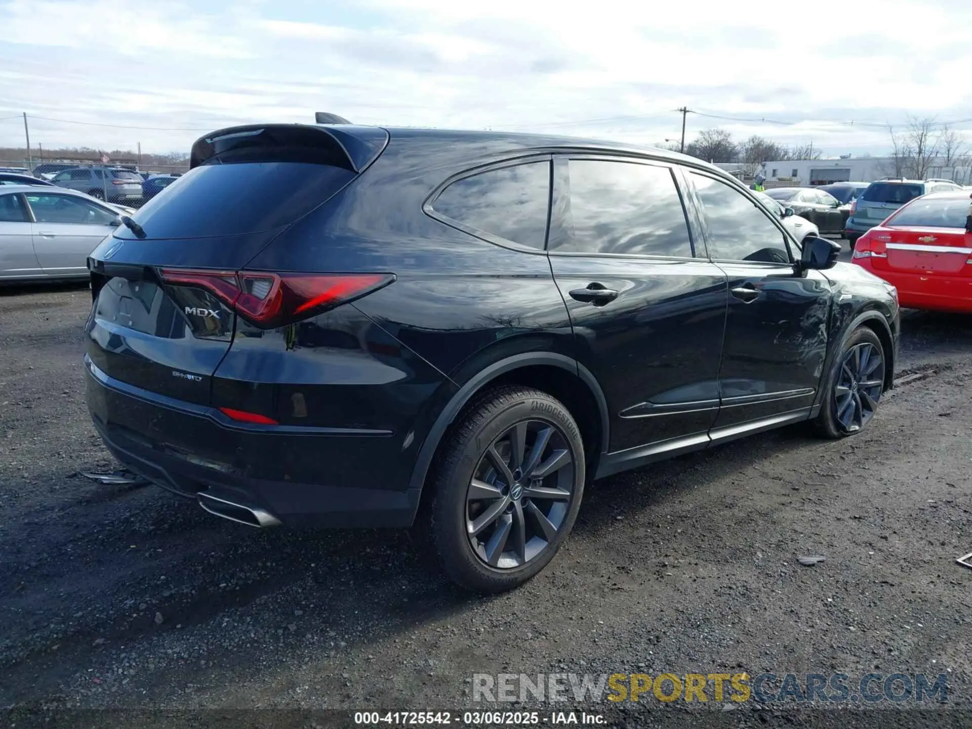 4 Photograph of a damaged car 5J8YE1H07SL000336 ACURA MDX 2025