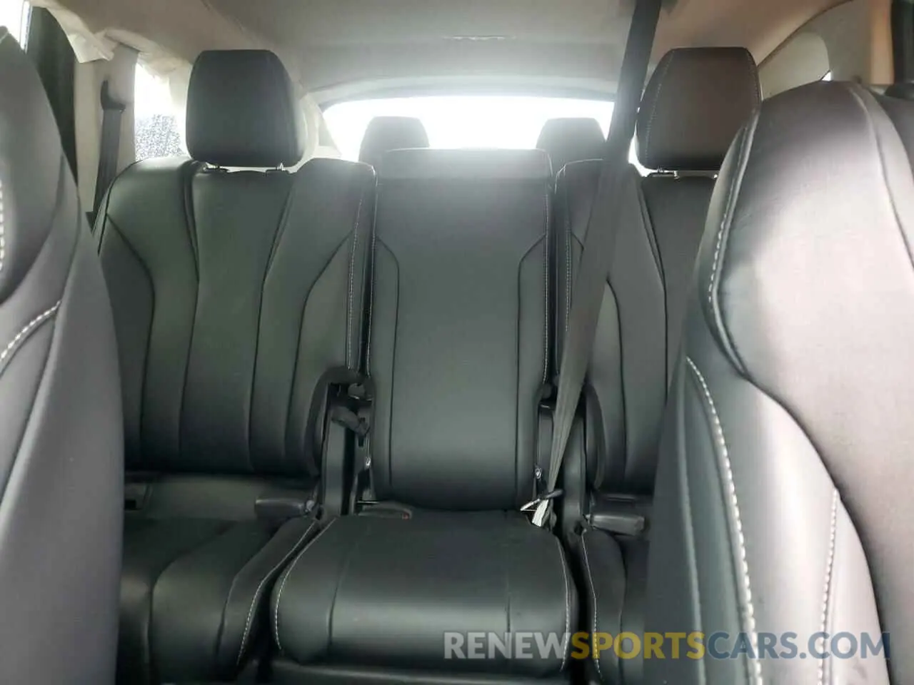10 Photograph of a damaged car 5J8YE1H41SL007379 ACURA MDX 2025