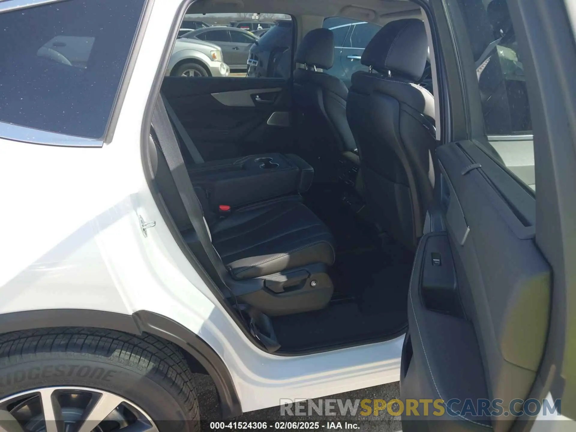 8 Фотография поврежденного автомобиля 5J8YE1H45SL020376 ACURA MDX 2025