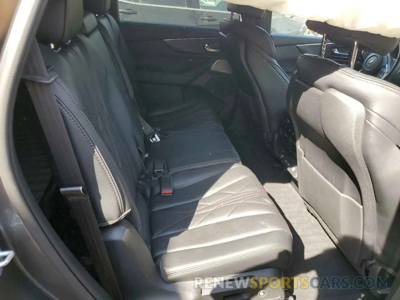 11 Photograph of a damaged car 5J8YD8H81NL004582 ACURA MDX TYPE S 2022