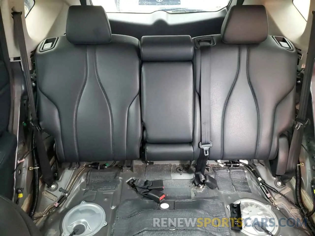 10 Photograph of a damaged car 5J8TC1H30KL014458 ACURA RDX 2019