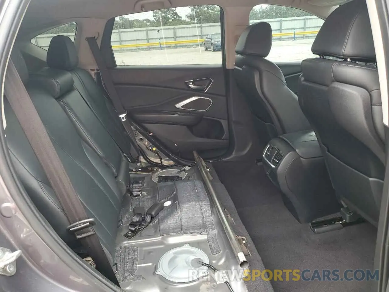 11 Photograph of a damaged car 5J8TC1H30KL014458 ACURA RDX 2019