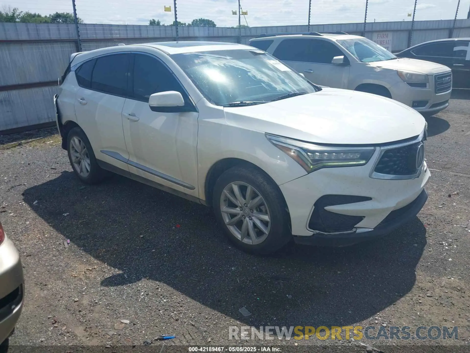 1 Photograph of a damaged car 5J8TC1H37KL015669 ACURA RDX 2019