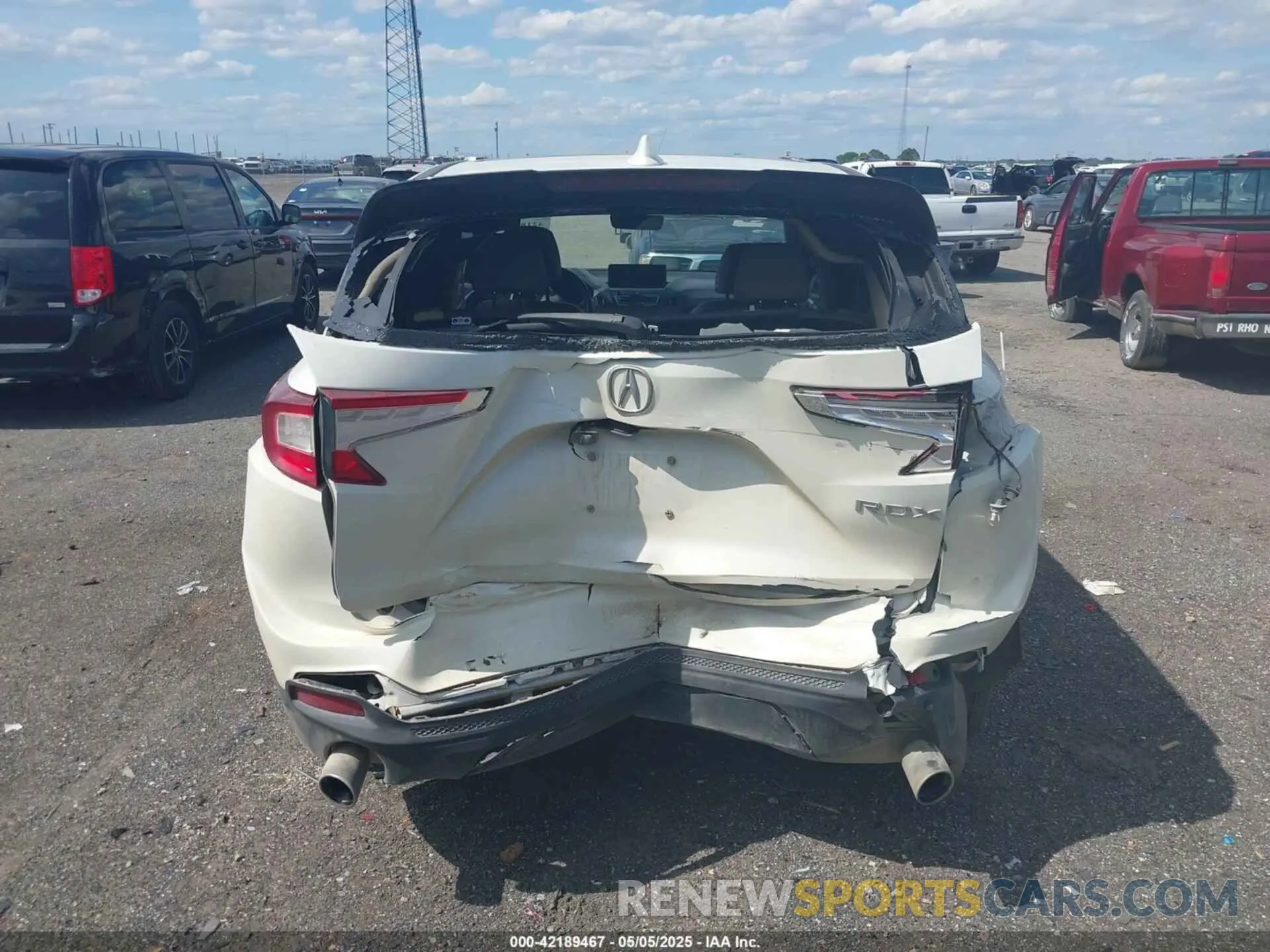 16 Photograph of a damaged car 5J8TC1H37KL015669 ACURA RDX 2019