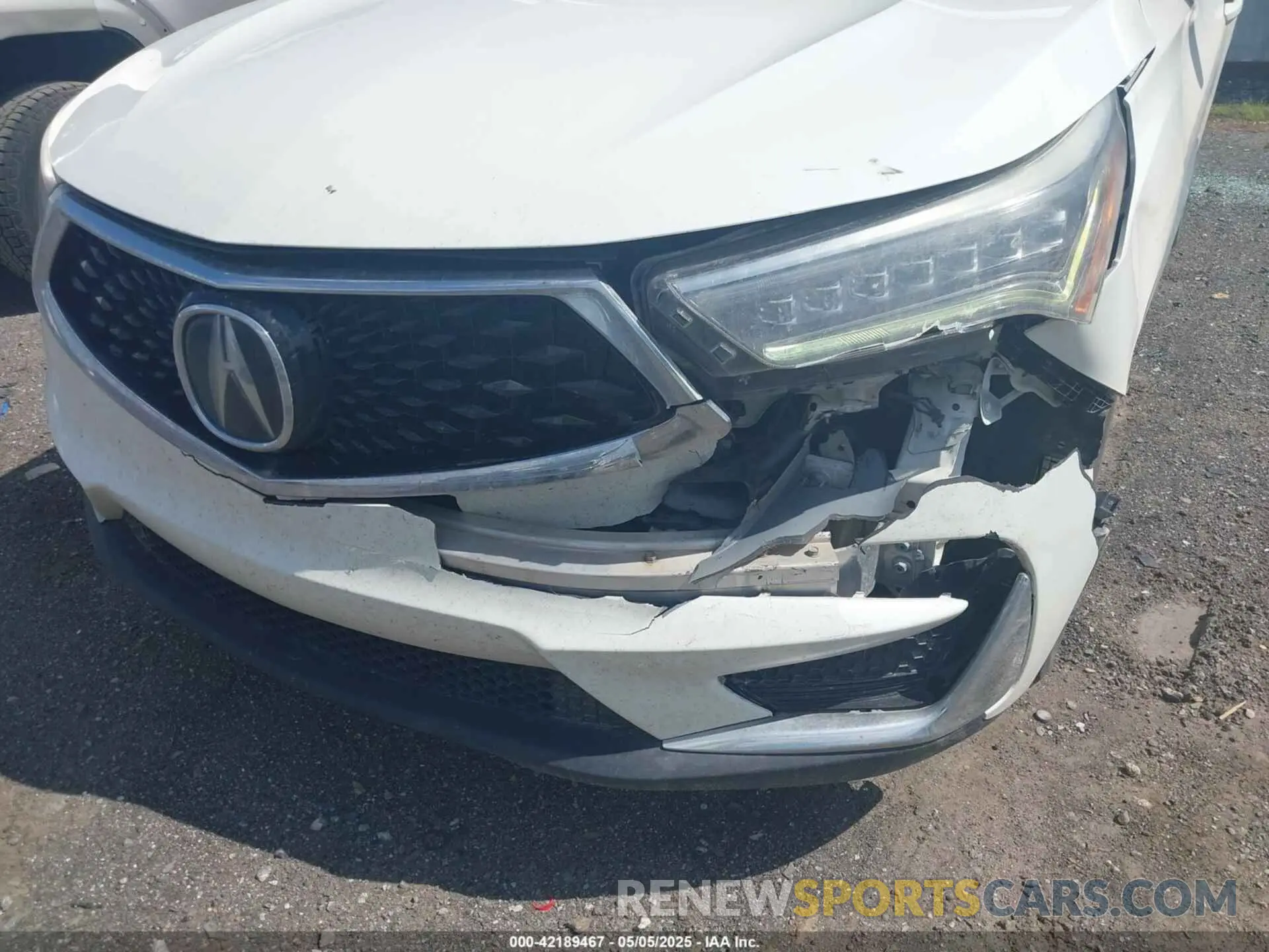 17 Photograph of a damaged car 5J8TC1H37KL015669 ACURA RDX 2019