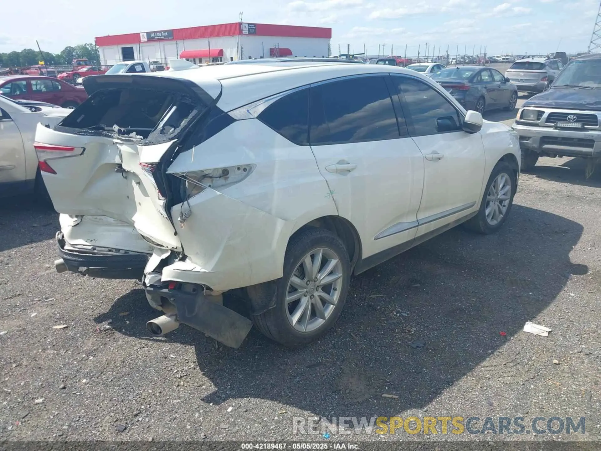 4 Photograph of a damaged car 5J8TC1H37KL015669 ACURA RDX 2019