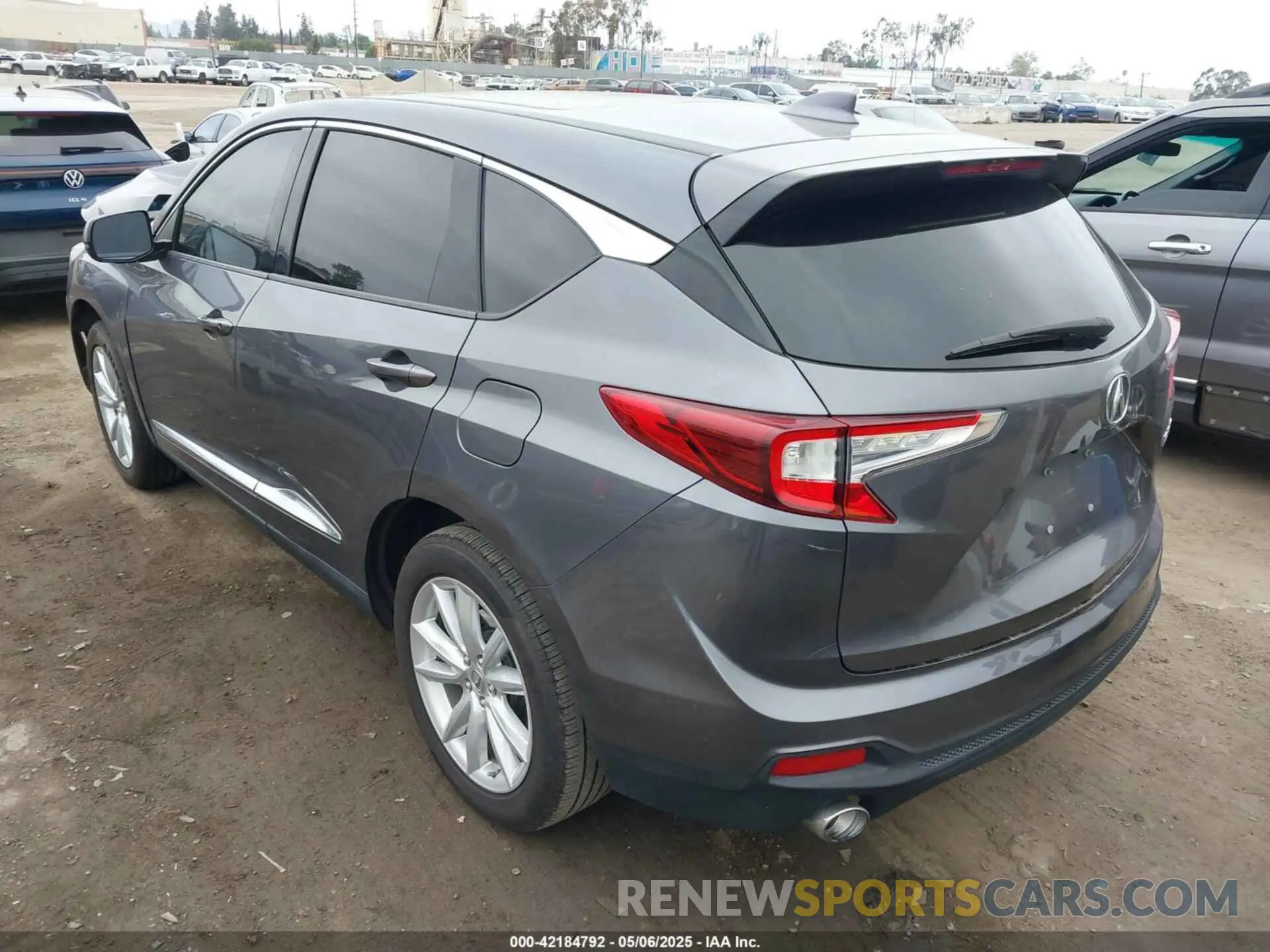 3 Фотография поврежденного автомобиля 5J8TC1H39KL000073 ACURA RDX 2019