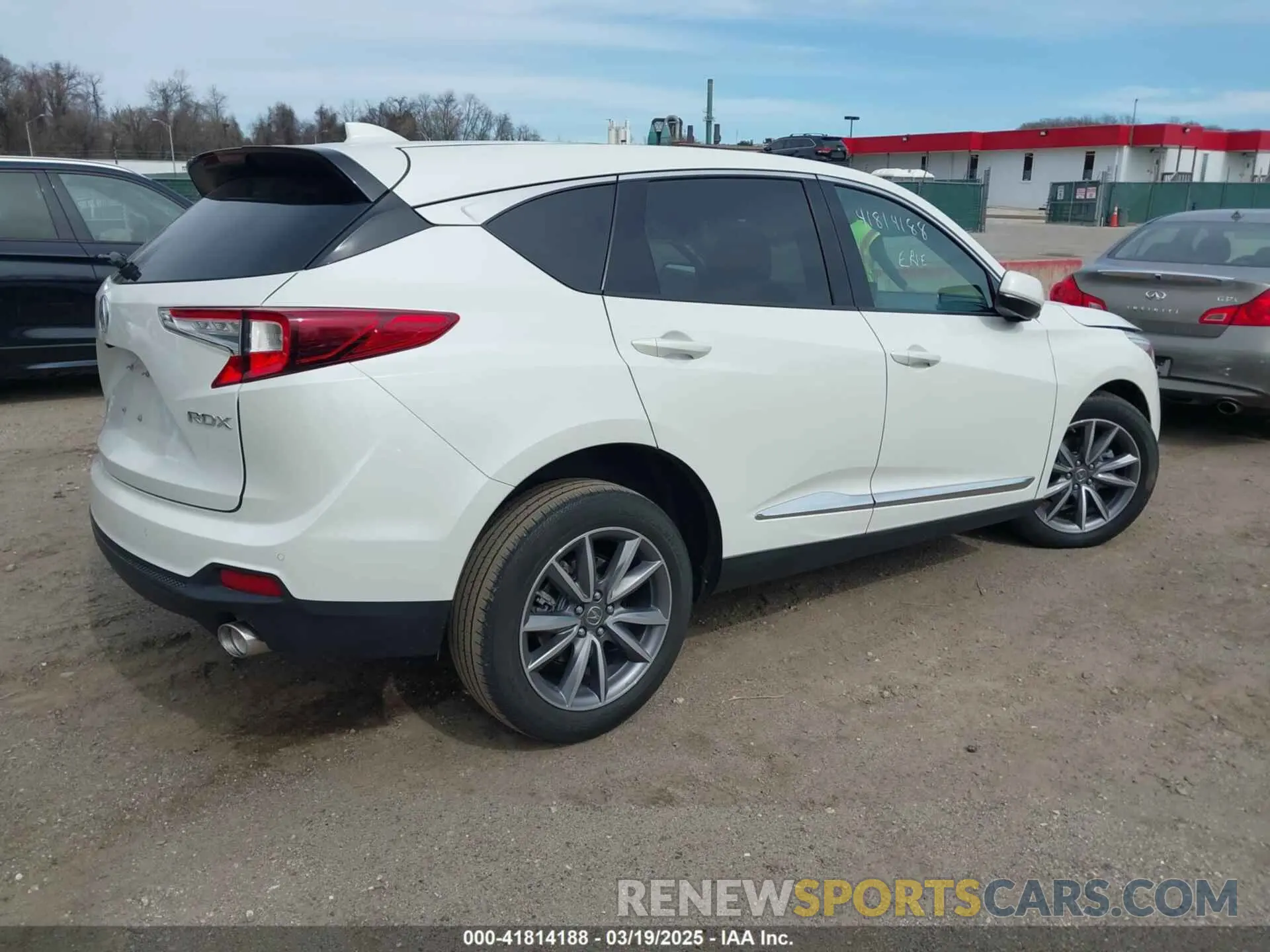 4 Фотография поврежденного автомобиля 5J8TC1H52KL011482 ACURA RDX 2019
