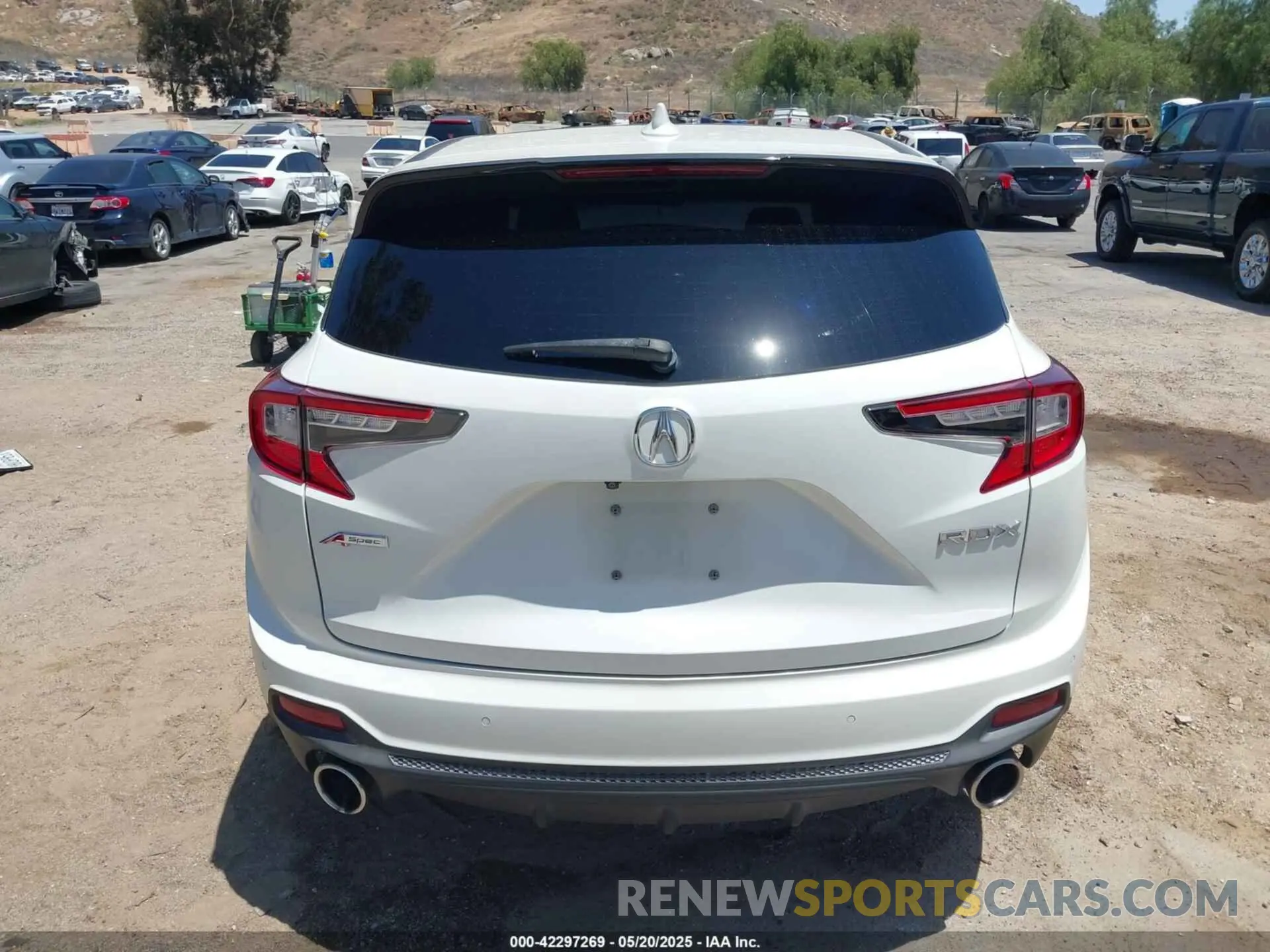 16 Photograph of a damaged car 5J8TC1H64KL000301 ACURA RDX 2019