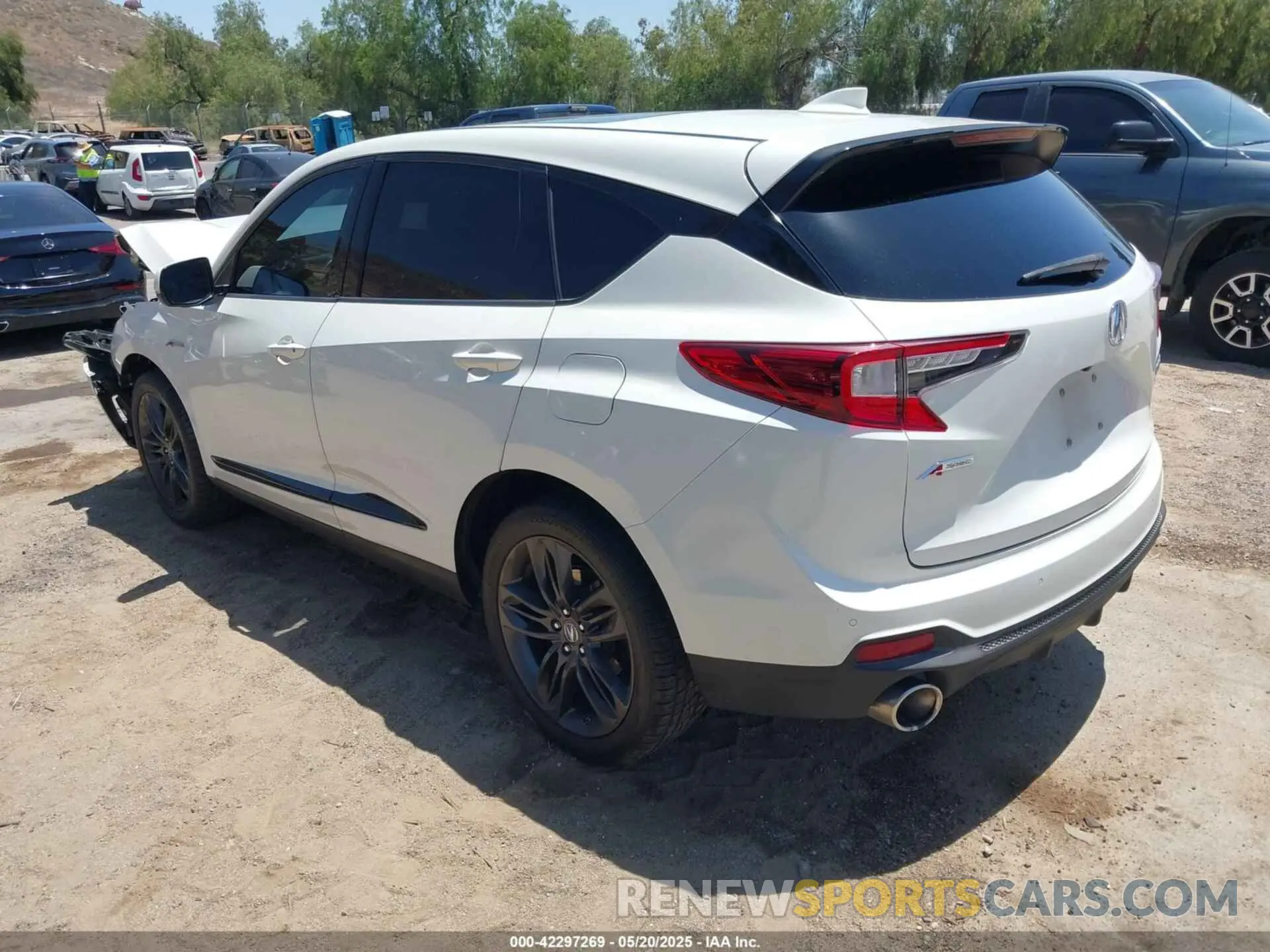 3 Photograph of a damaged car 5J8TC1H64KL000301 ACURA RDX 2019