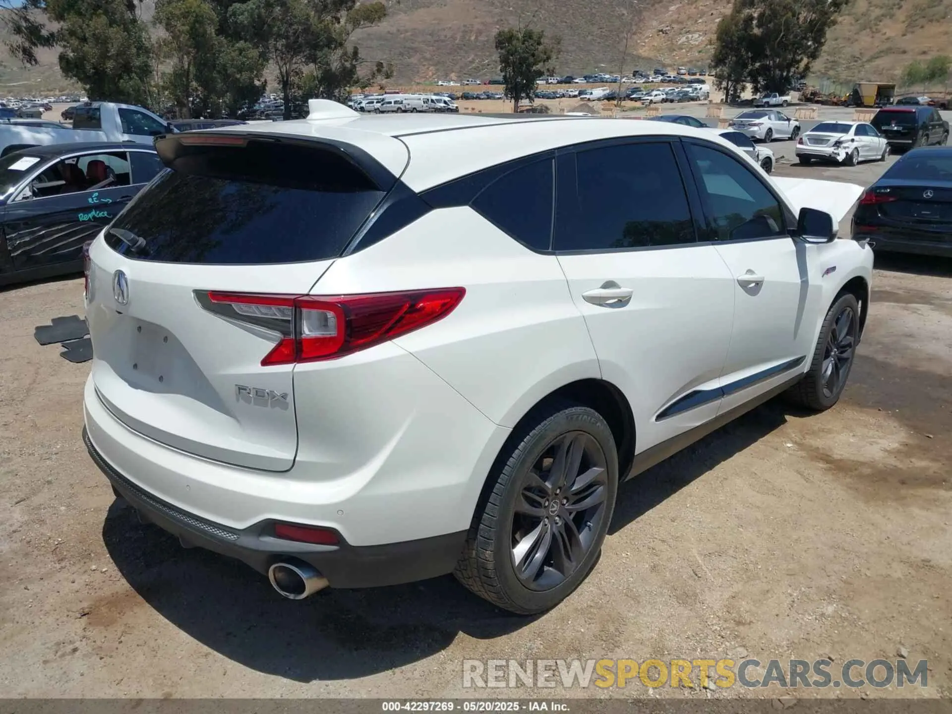 4 Photograph of a damaged car 5J8TC1H64KL000301 ACURA RDX 2019